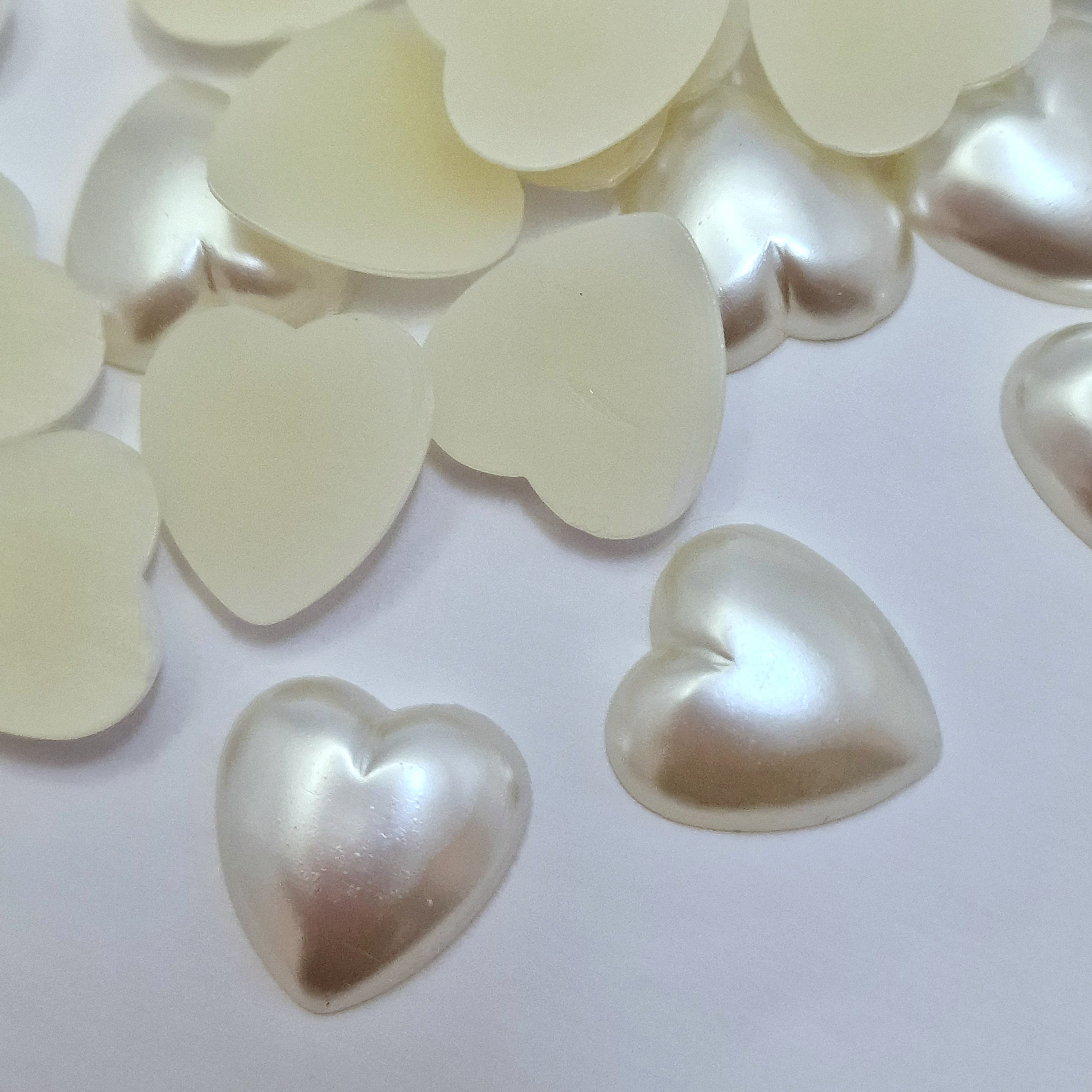 MajorCrafts 48pcs 18mm Cream Ivory Flat Back Large Heart Resin Embellishment Pearls