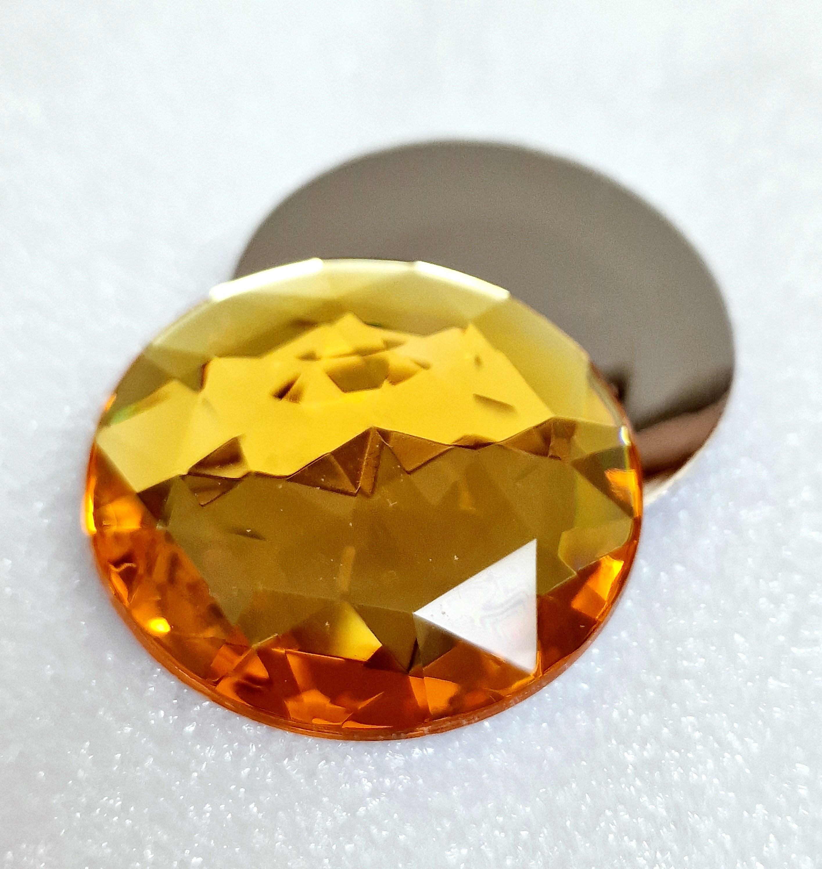 Gold acrylic outlet gems