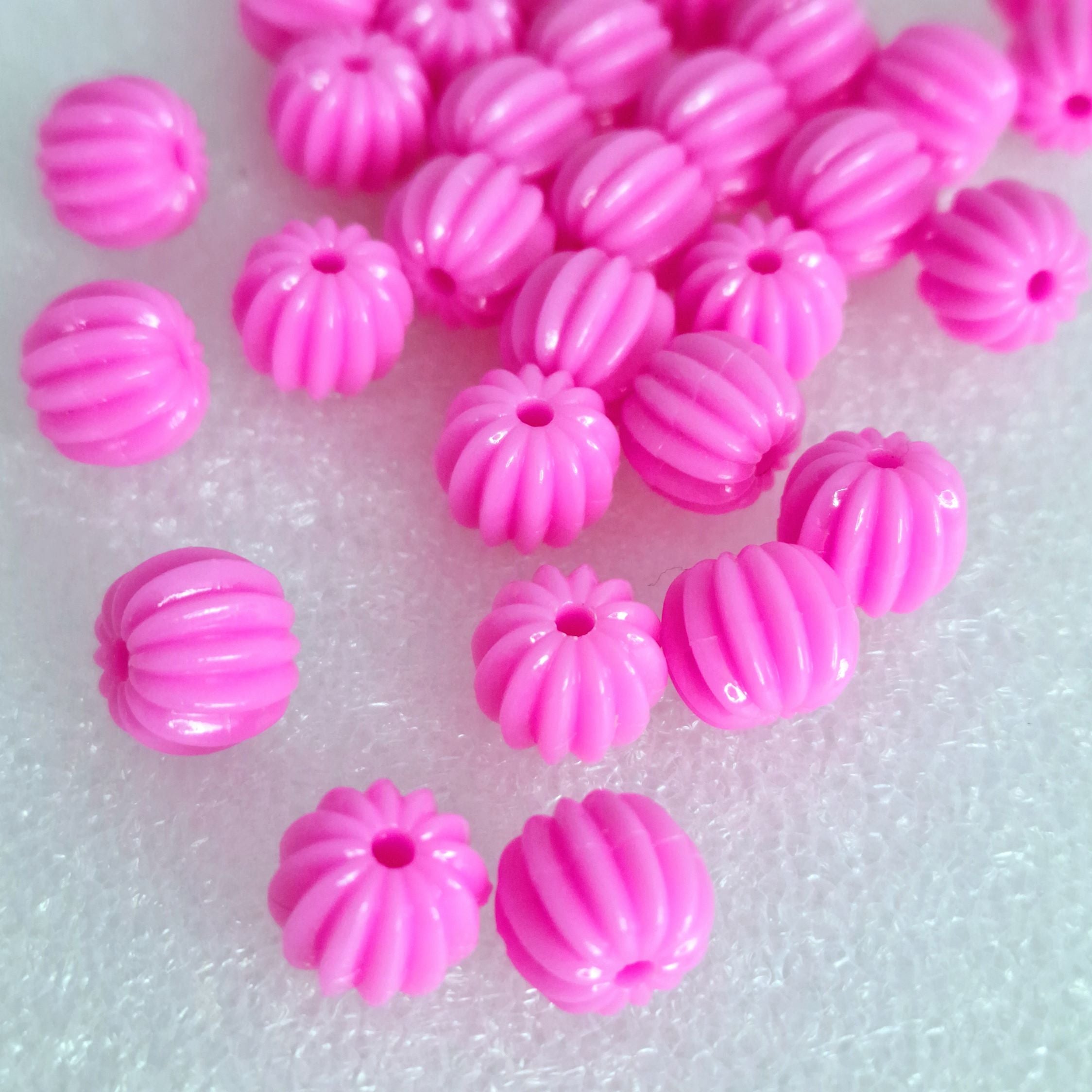 MajorCrafts 48pcs 10mm Bright Pink Round Pumpkin Resin Beads