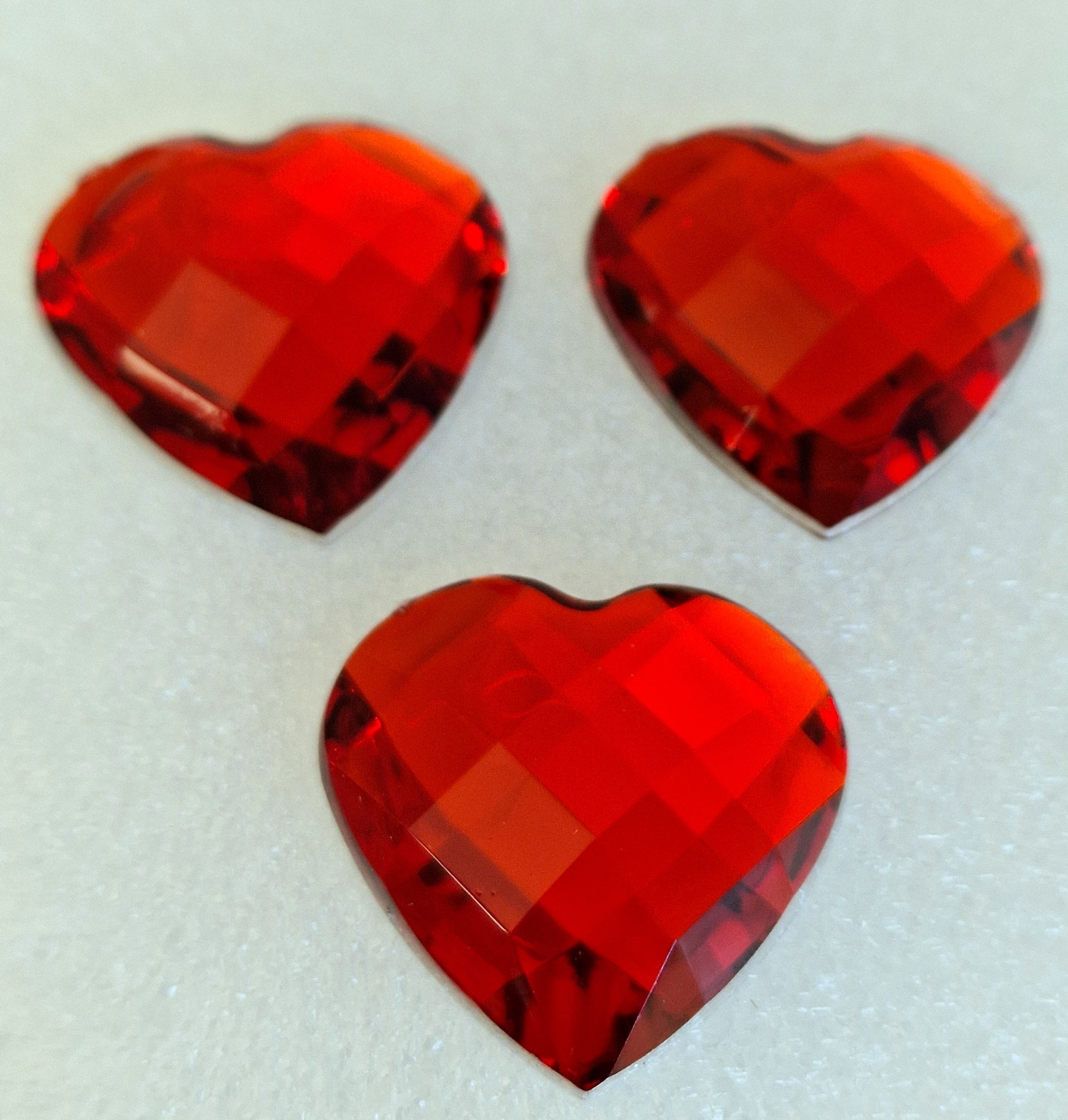MajorCrafts 12pcs 30mm Red Flat Back Large Heart Chessboard Cut Acrylic Rhinestones