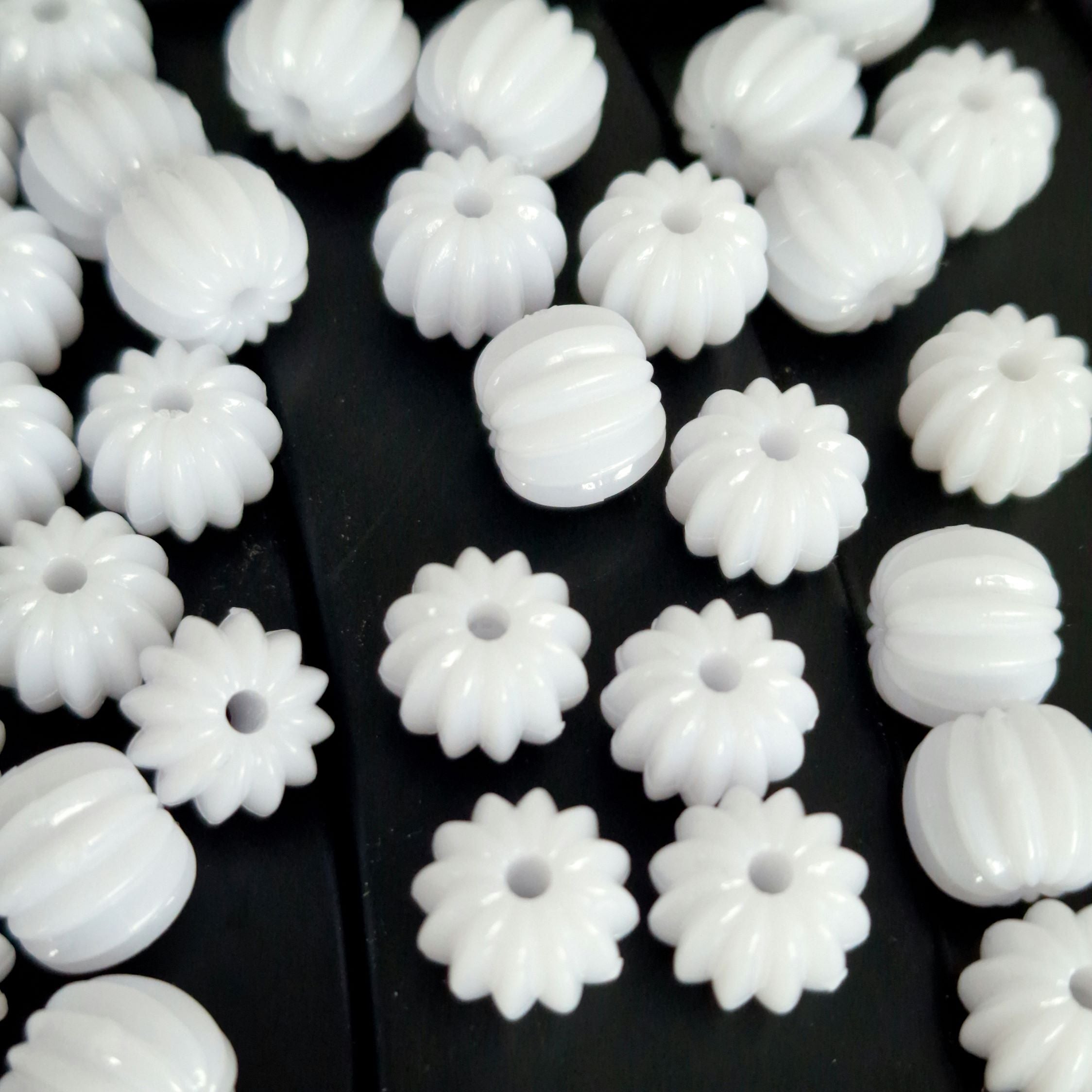 MajorCrafts 48pcs 10mm White Round Pumpkin Resin Beads