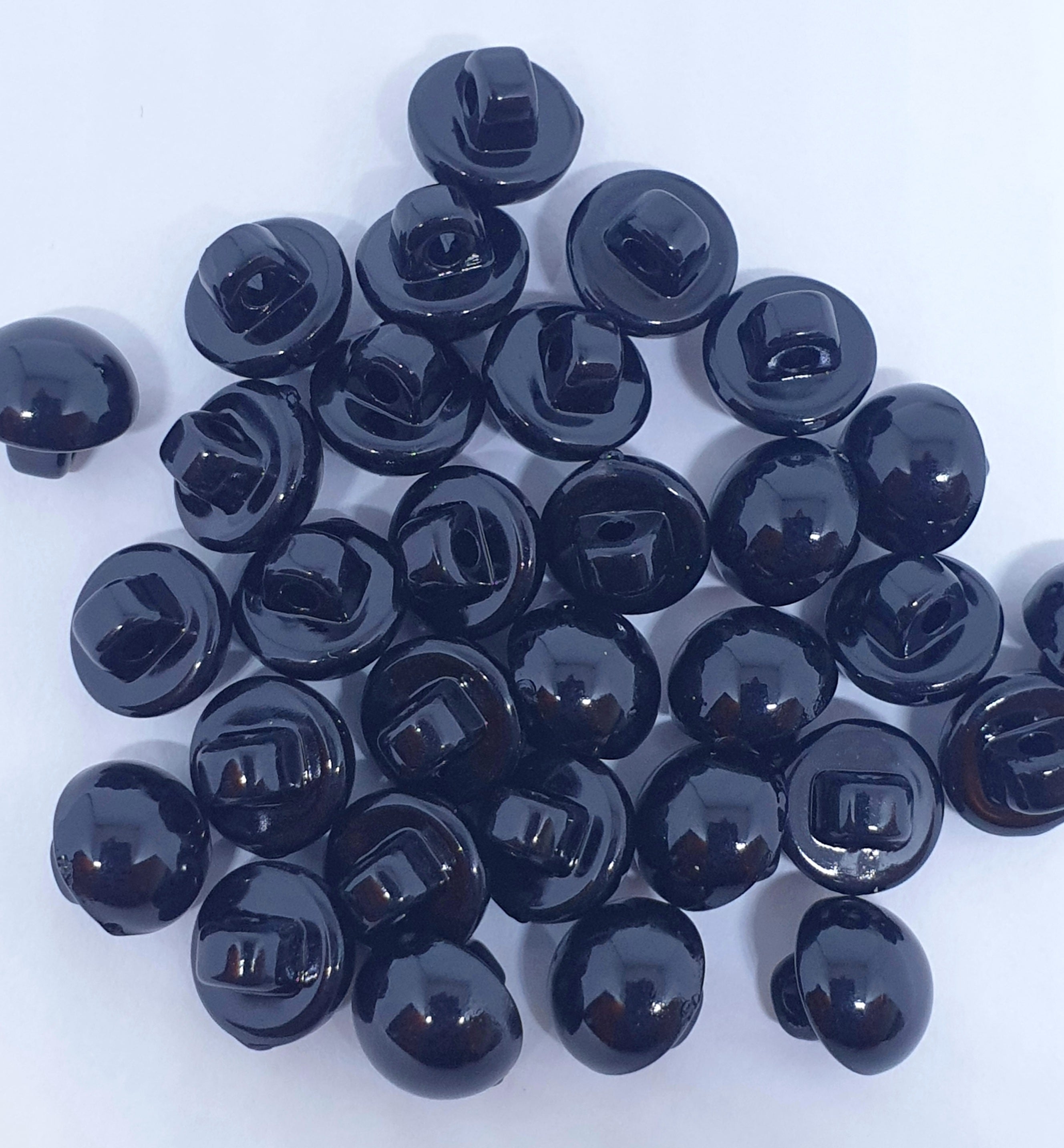 MajorCrafts 30pcs 10mm Black High Grade Acrylic Small Round Sewing Mus