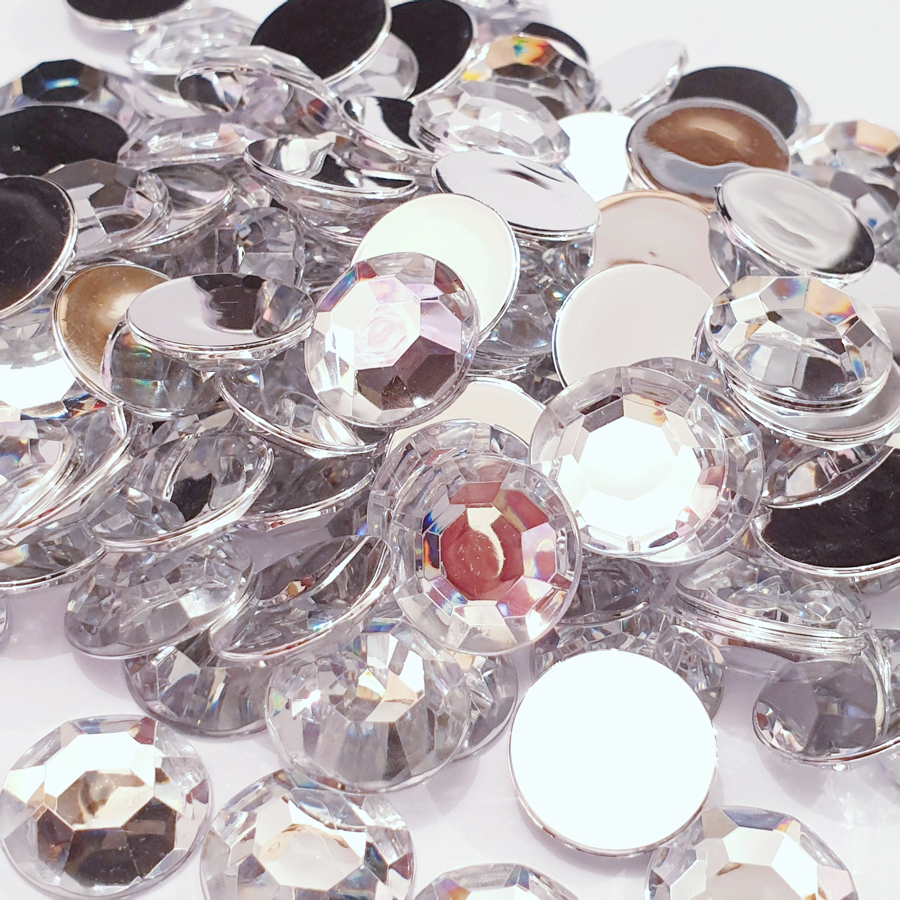 Clear glass beads flat deals back