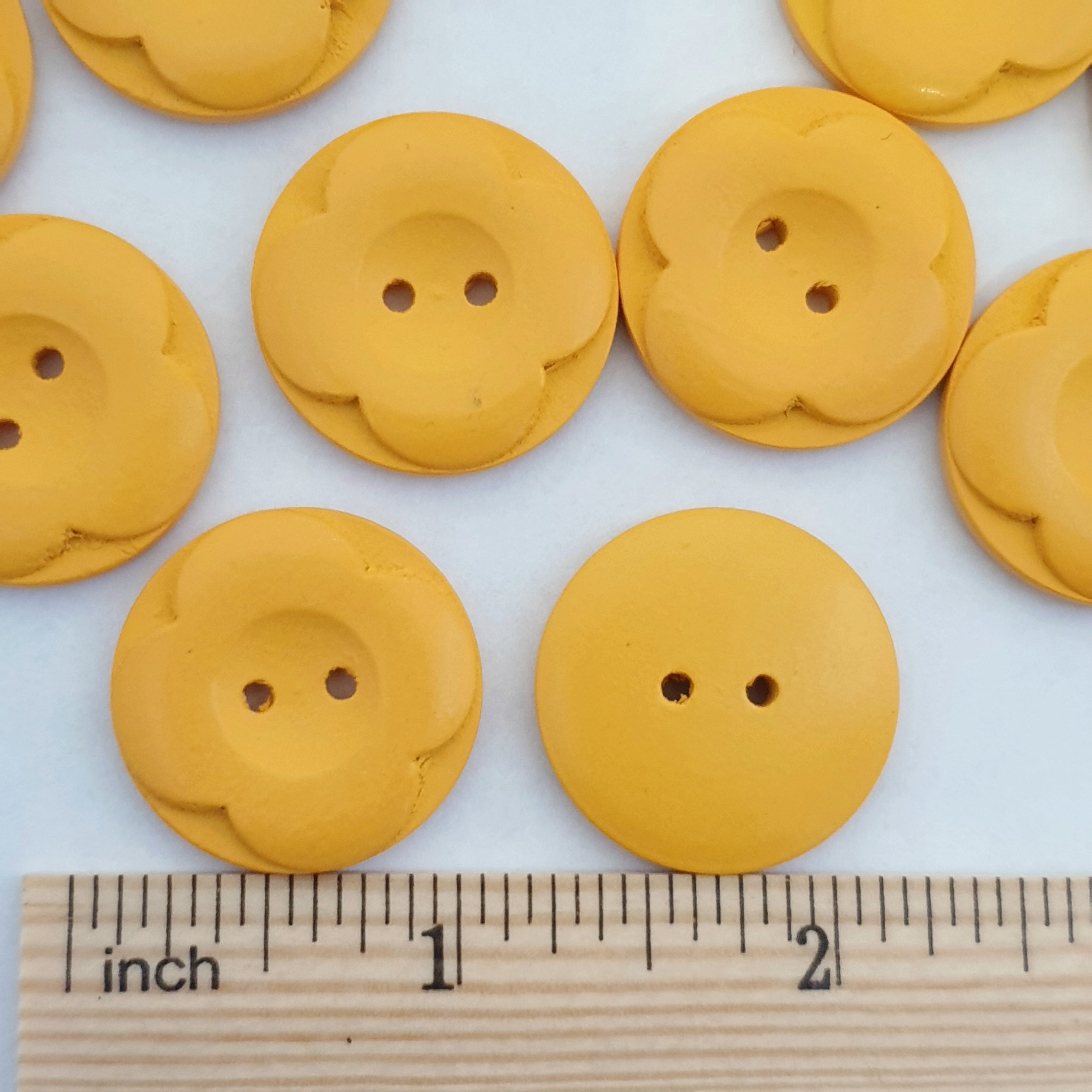 MajorCrafts 12pcs 25mm Mustard Yellow Carved Flower 2 Holes Round Wood Sewing Buttons