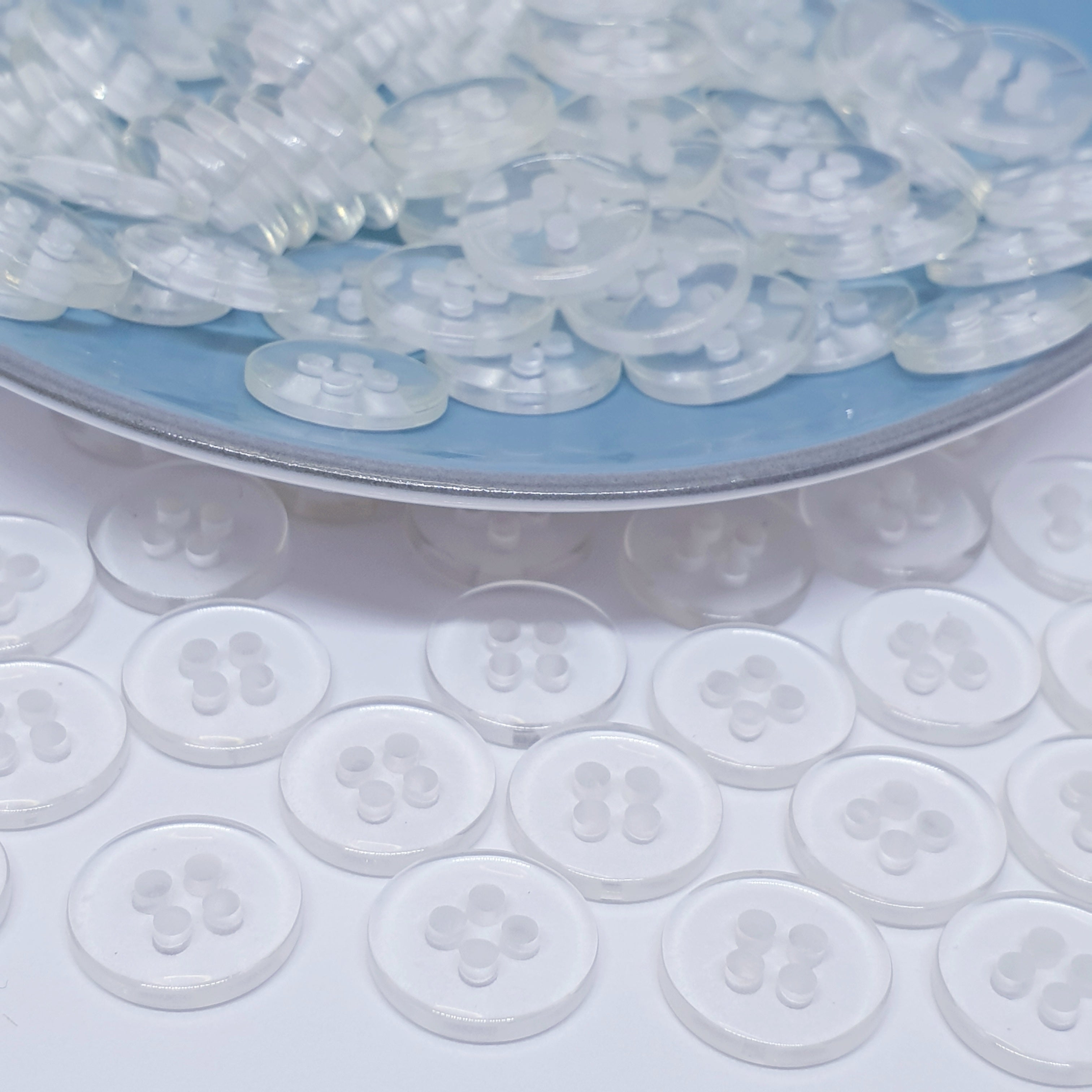 MajorCrafts 100pcs 12.5mm Transparent Clear 4 Holes Small Round Resin Sewing Buttons