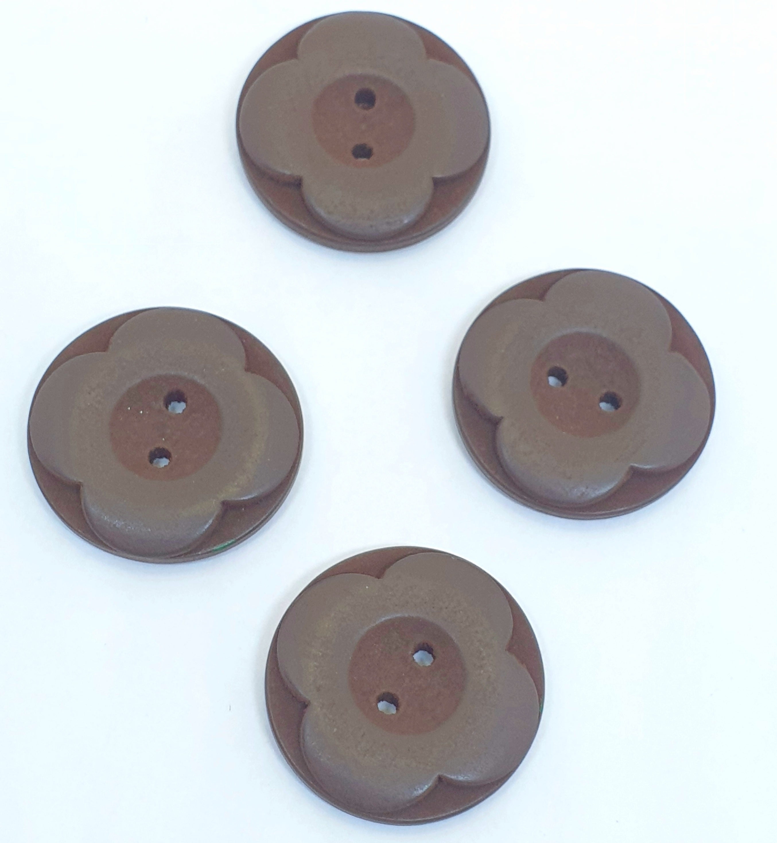 MajorCrafts 12pcs 25mm Chocolate Brown Carved Flower 2 Holes Round Wood Sewing Buttons