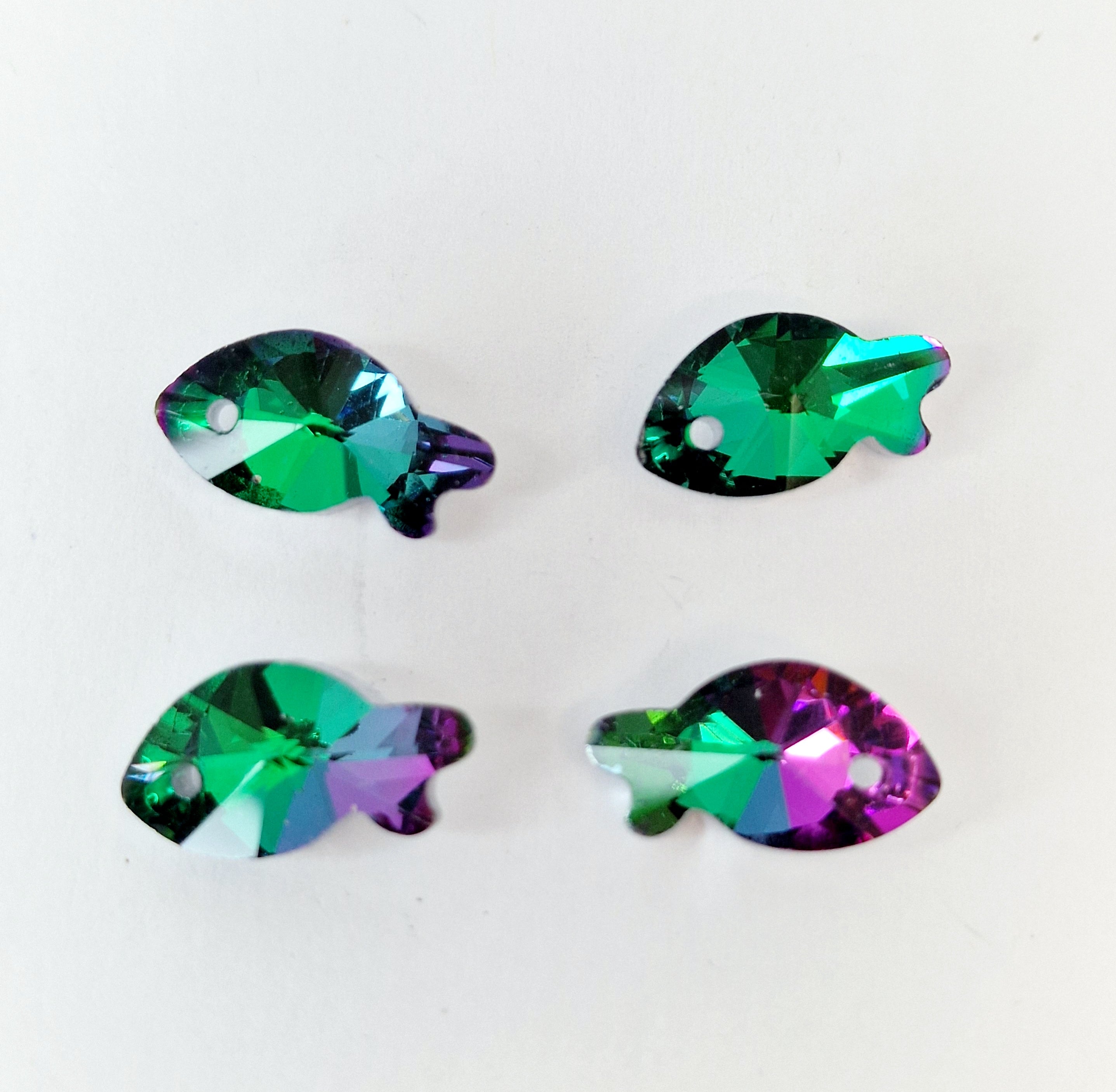 MajorCrafts 20pcs 17mm Green Purple Fish Shaped Glass Crystal Pendant