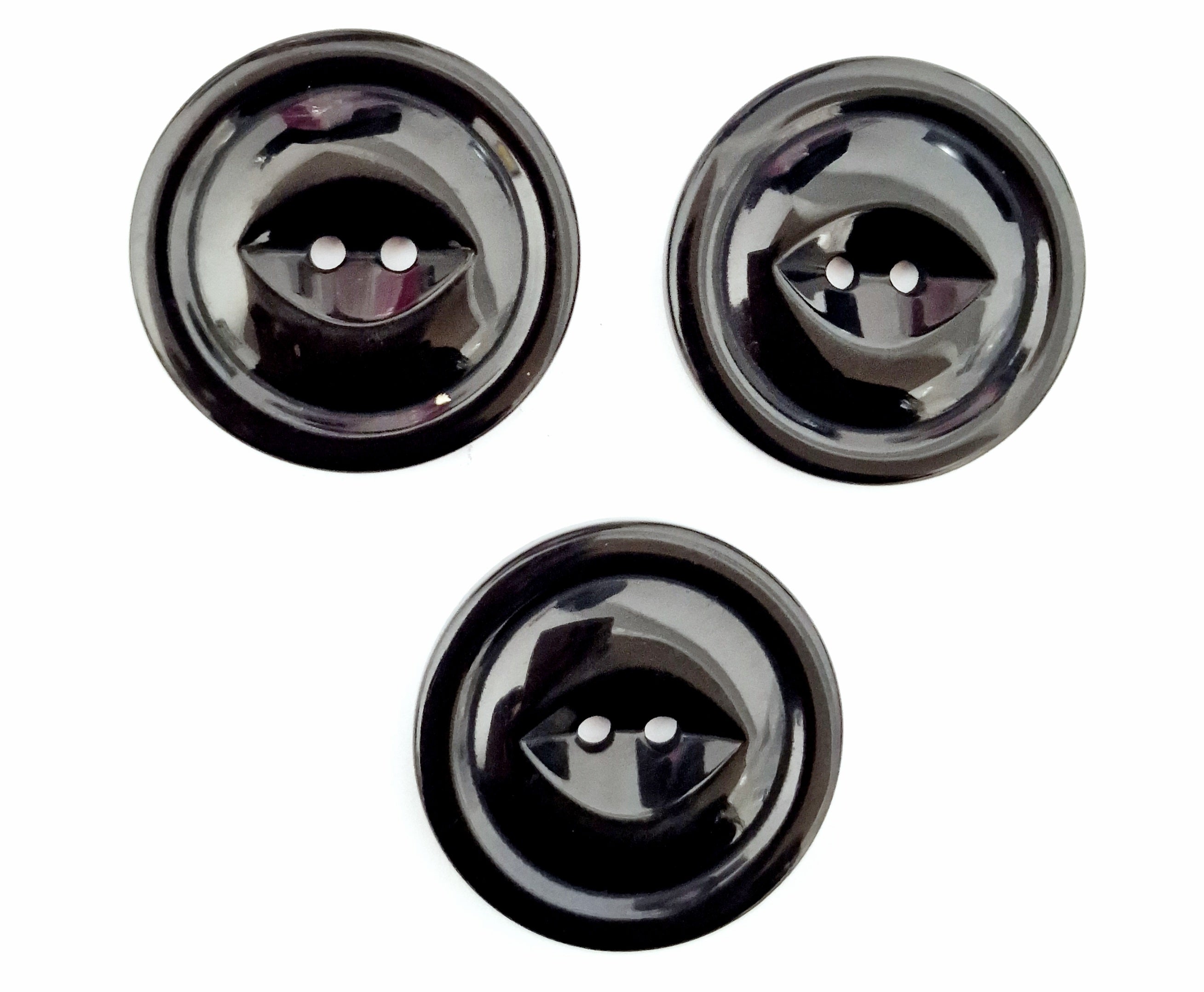 MajorCrafts 4pcs 44mm Black Fisheye 2 Holes Round Large Resin Sewing Buttons