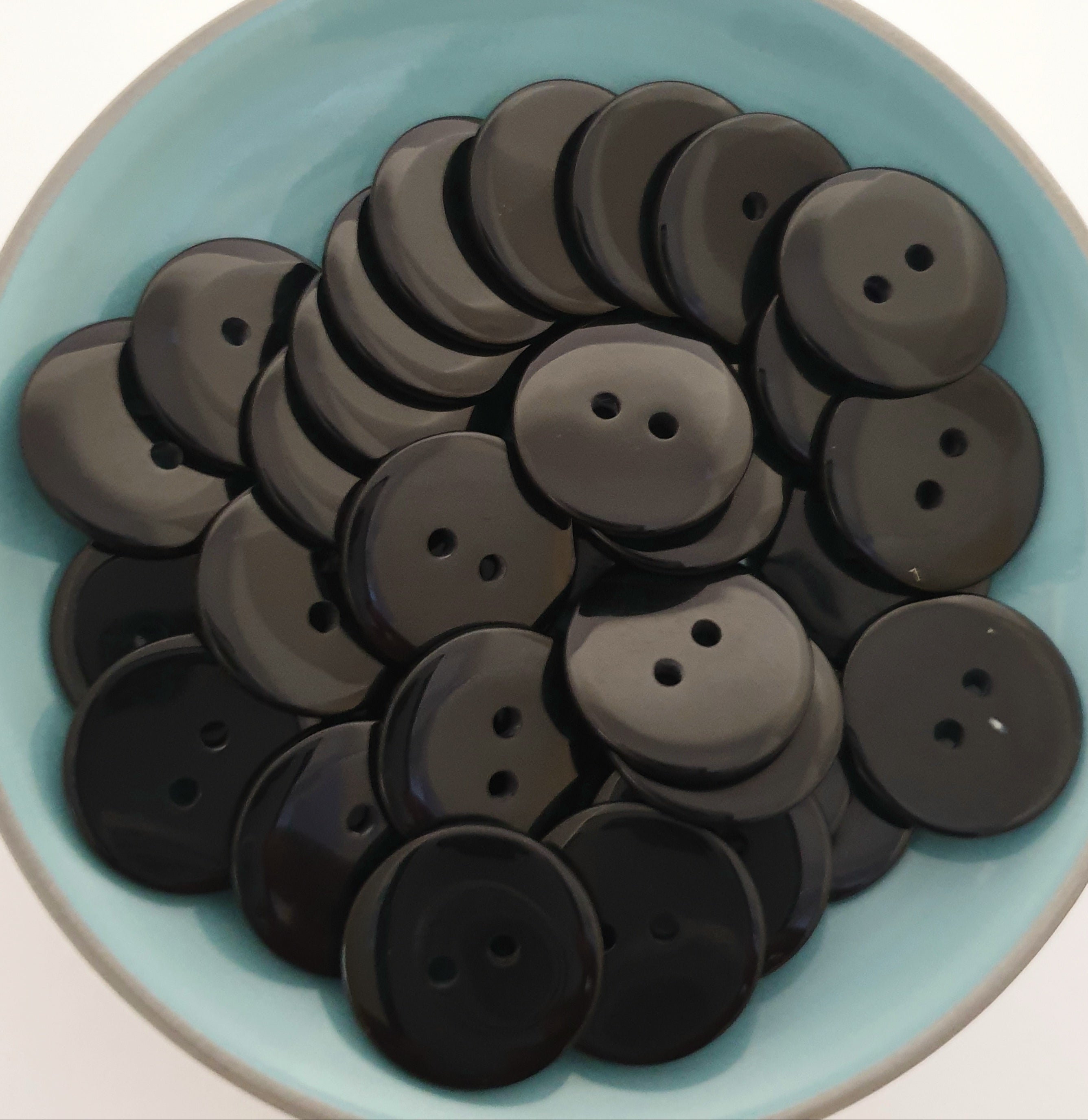 MajorCrafts 24pcs 25mm Black 2 Holes Round Large Resin Sewing Buttons