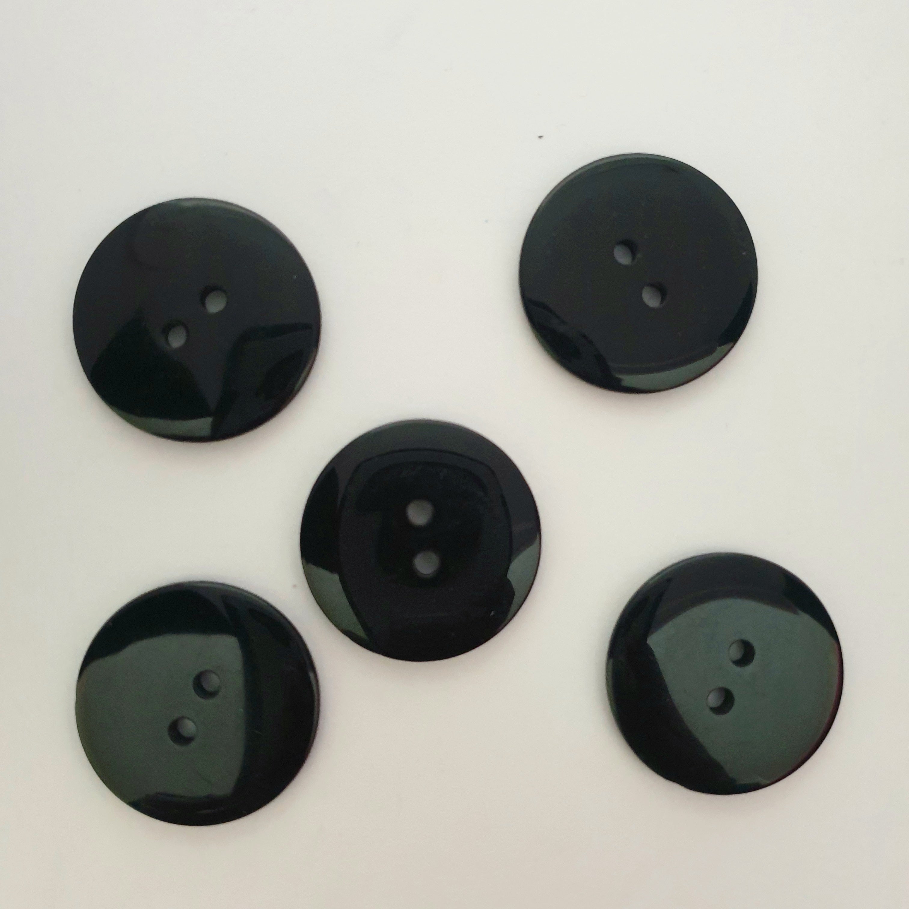 MajorCrafts 24pcs 25mm Black 2 holes Large Round Resin Sewing Buttons