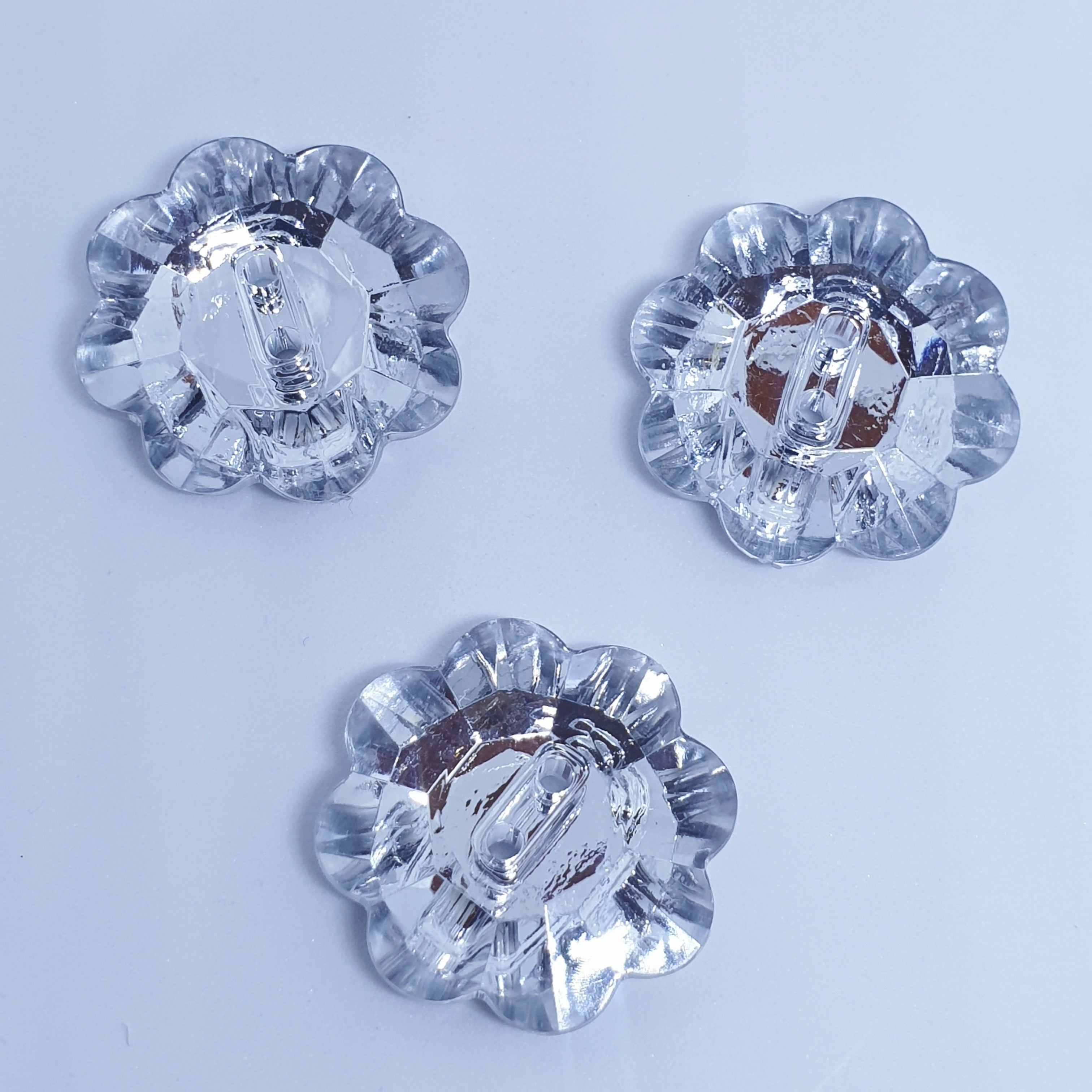 MajorCrafts 8pcs 28mm Crystal Clear 2 Holes Acrylic Flower Large Sewing Buttons