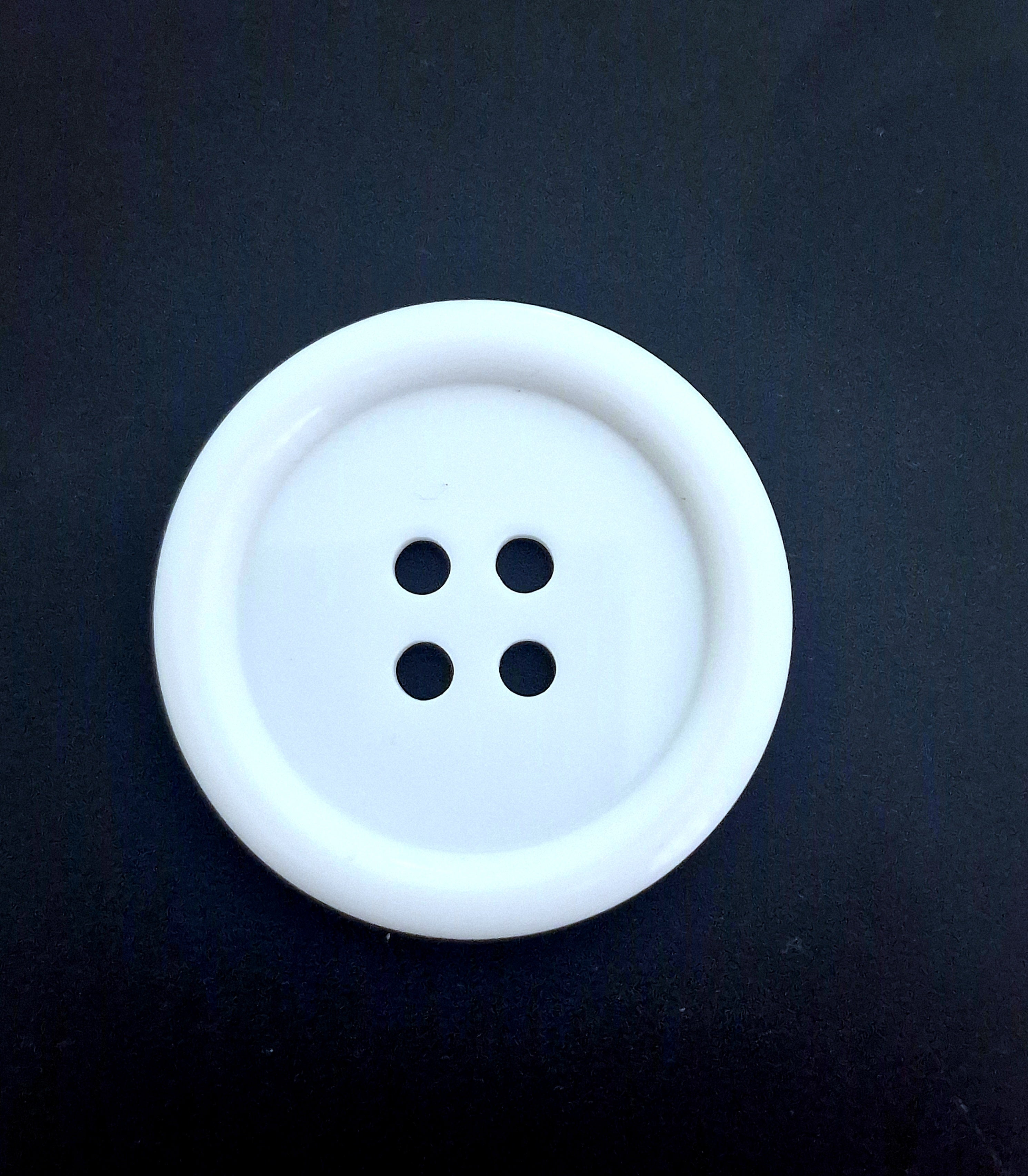 MajorCrafts 4pcs 44mm White 4 Holes Round Large Resin Sewing Buttons
