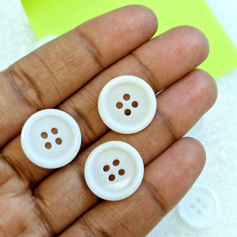 MajorCrafts 48pcs 18mm White 4-Holes Round Resin Curved Edge Sewing Buttons