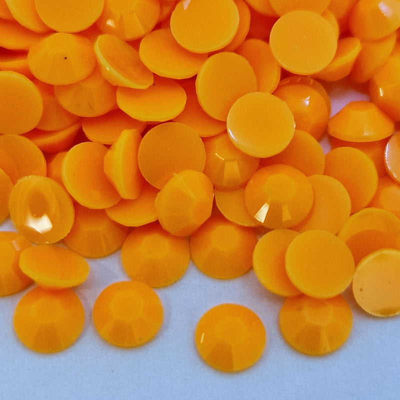 MajorCrafts Solid Orange Flat Back Round 14 Facets Resin Rhinestones P148