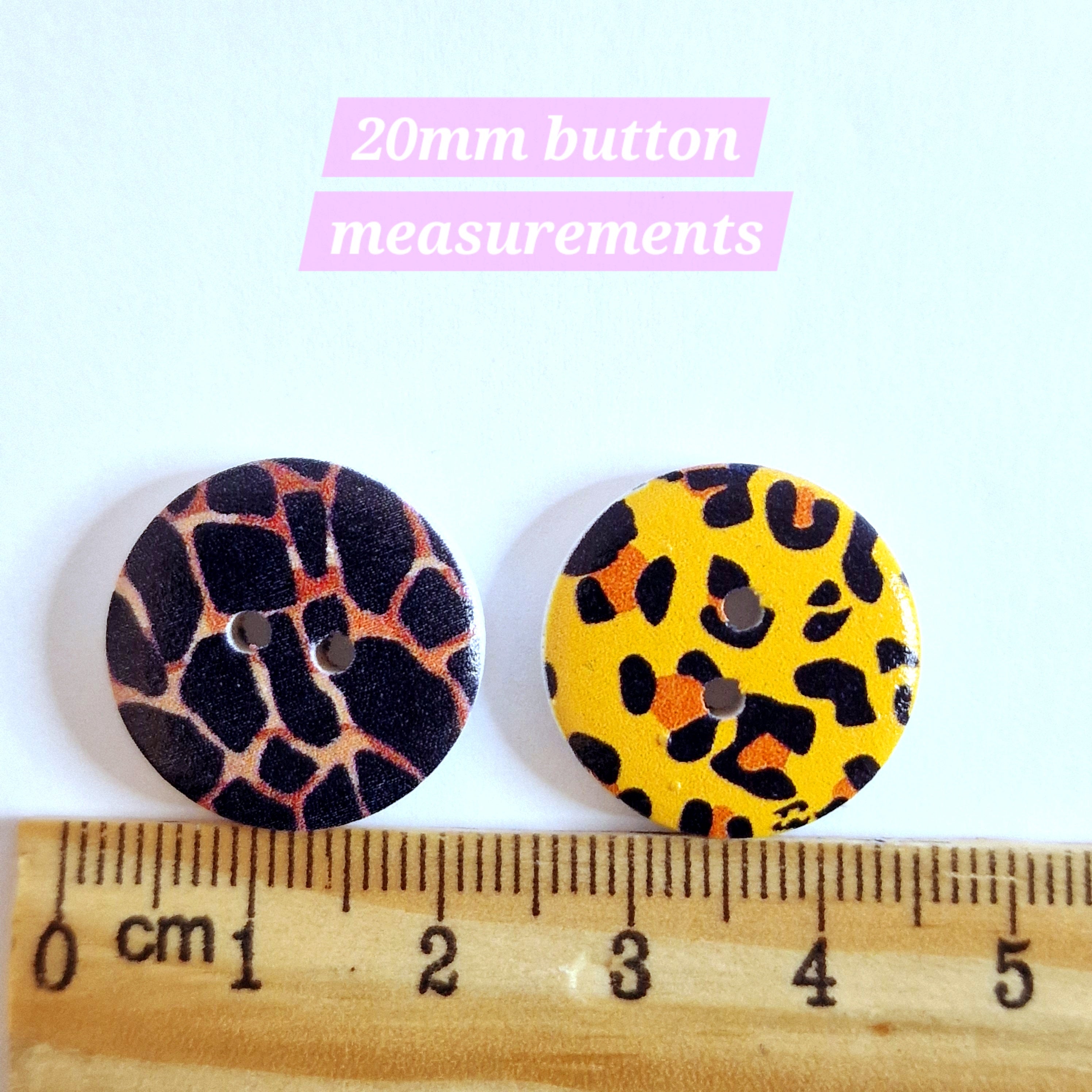 MajorCrafts 24pcs 20mm Mixed Animal Print 2 Holes Round Wood Sewing Buttons