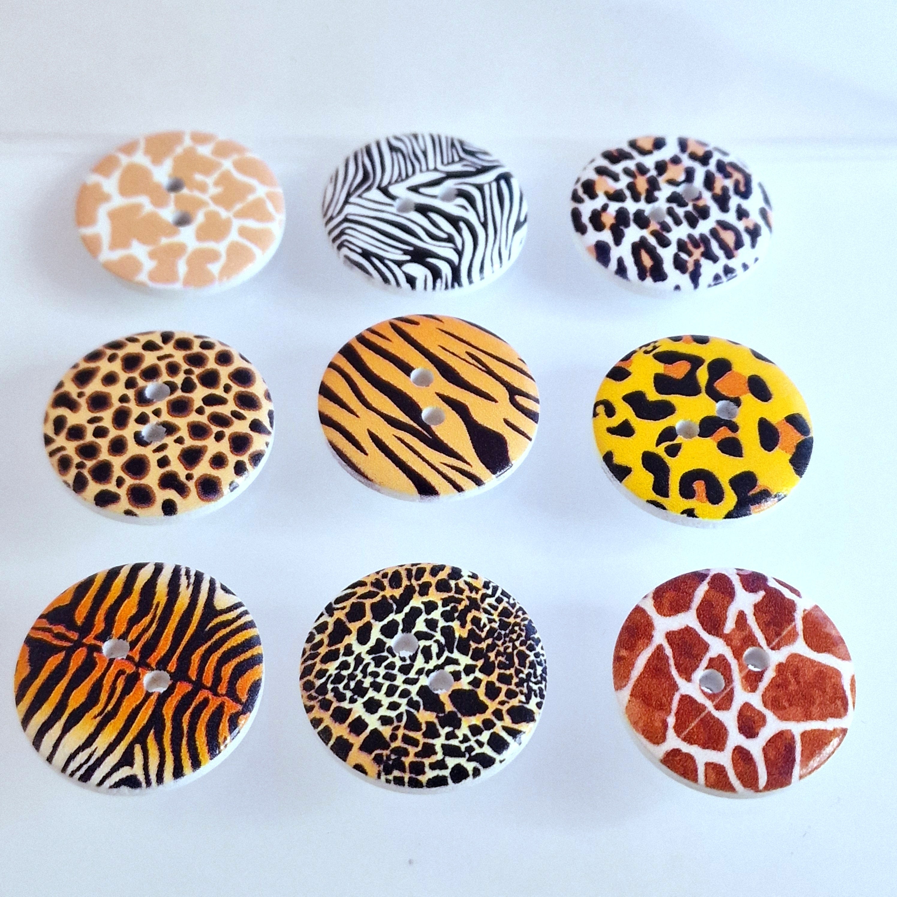 MajorCrafts 24pcs 25mm Mixed Animal Print 2 Holes Round Wood Sewing Buttons