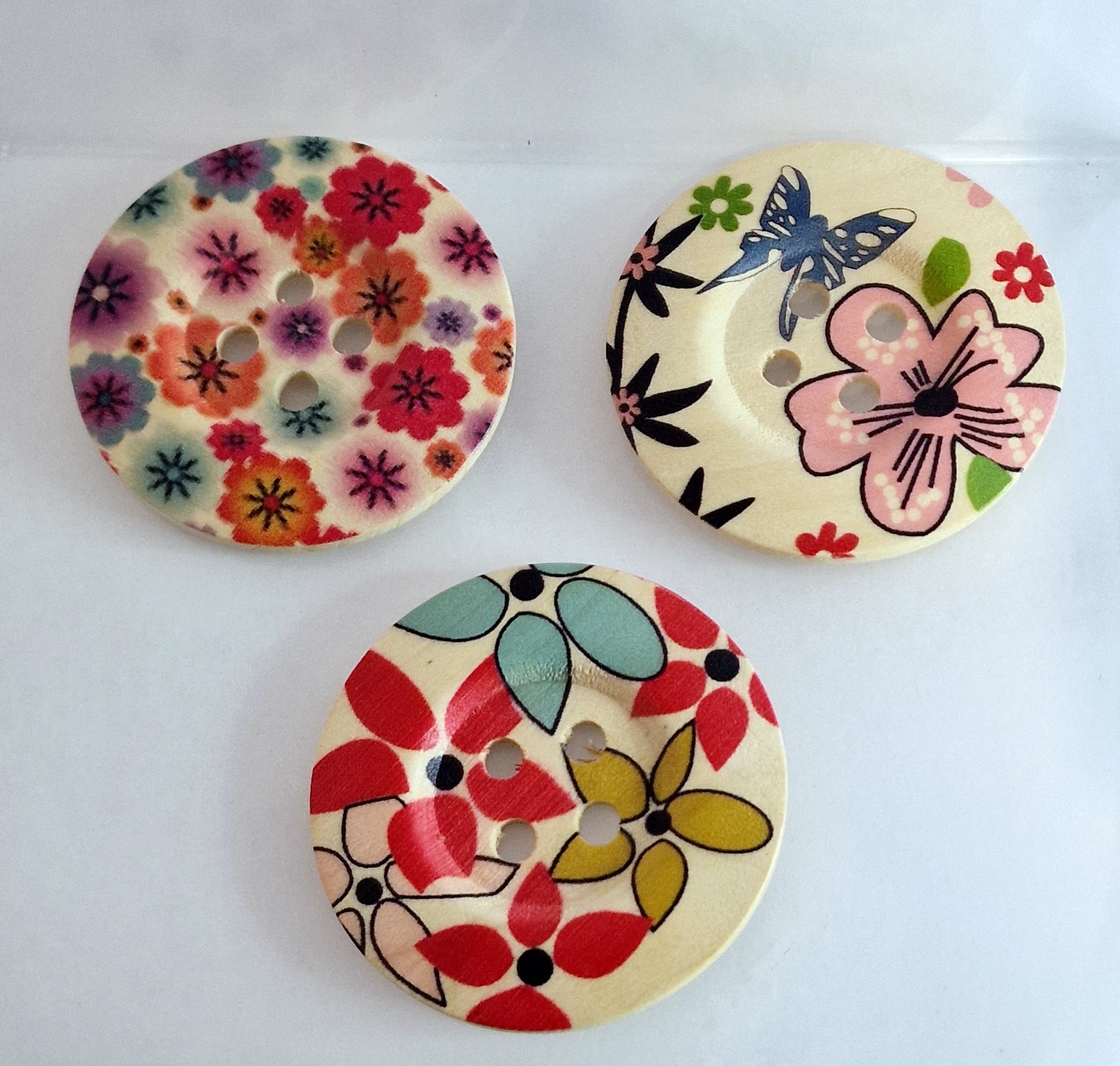MajorCrafts 10pcs 50mm Mixed Floral Colours Round 4 Holes Large Wooden Sewing Buttons