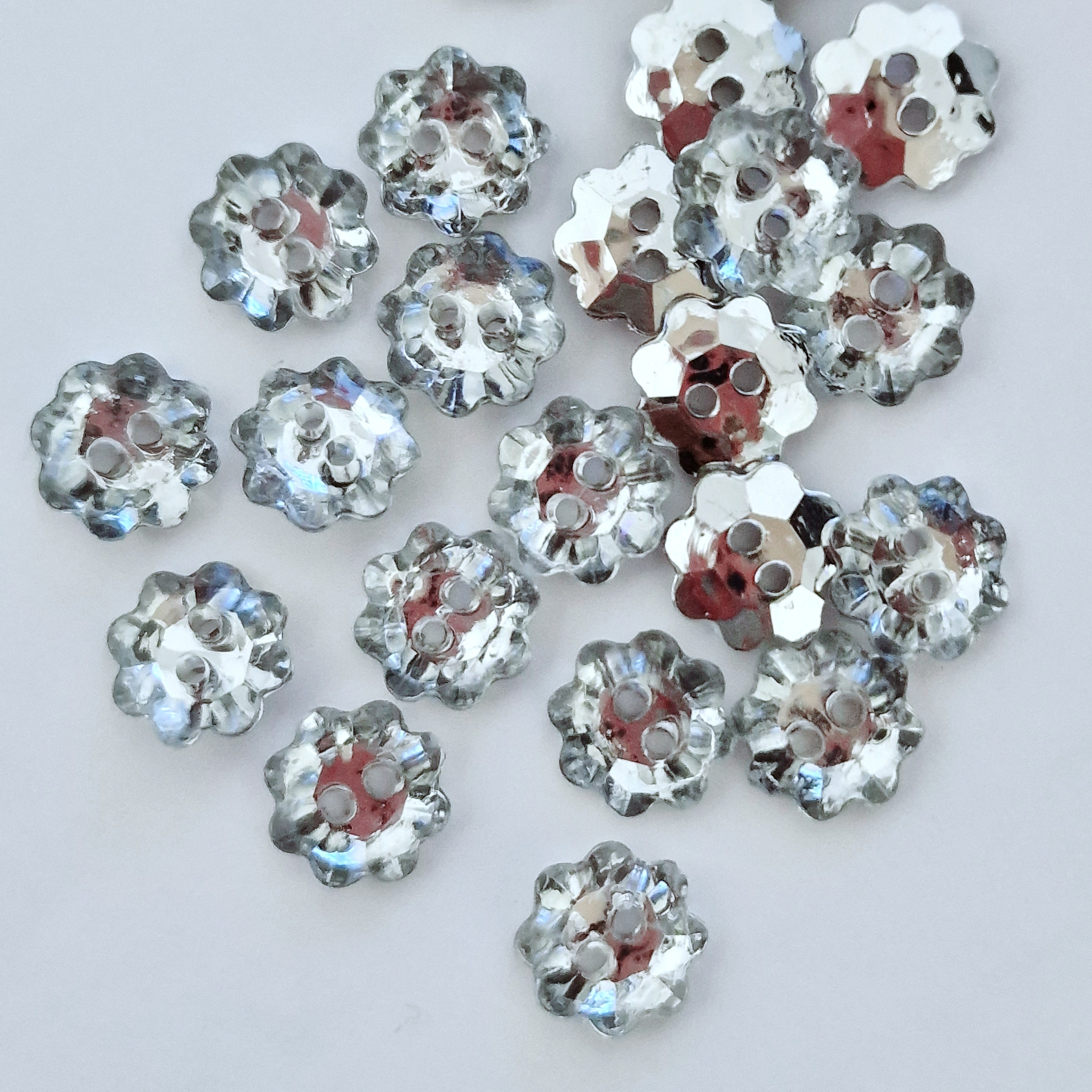 MajorCrafts 50pcs 10mm Crystal Clear 2 Holes Acrylic Flower Small Sewing Buttons