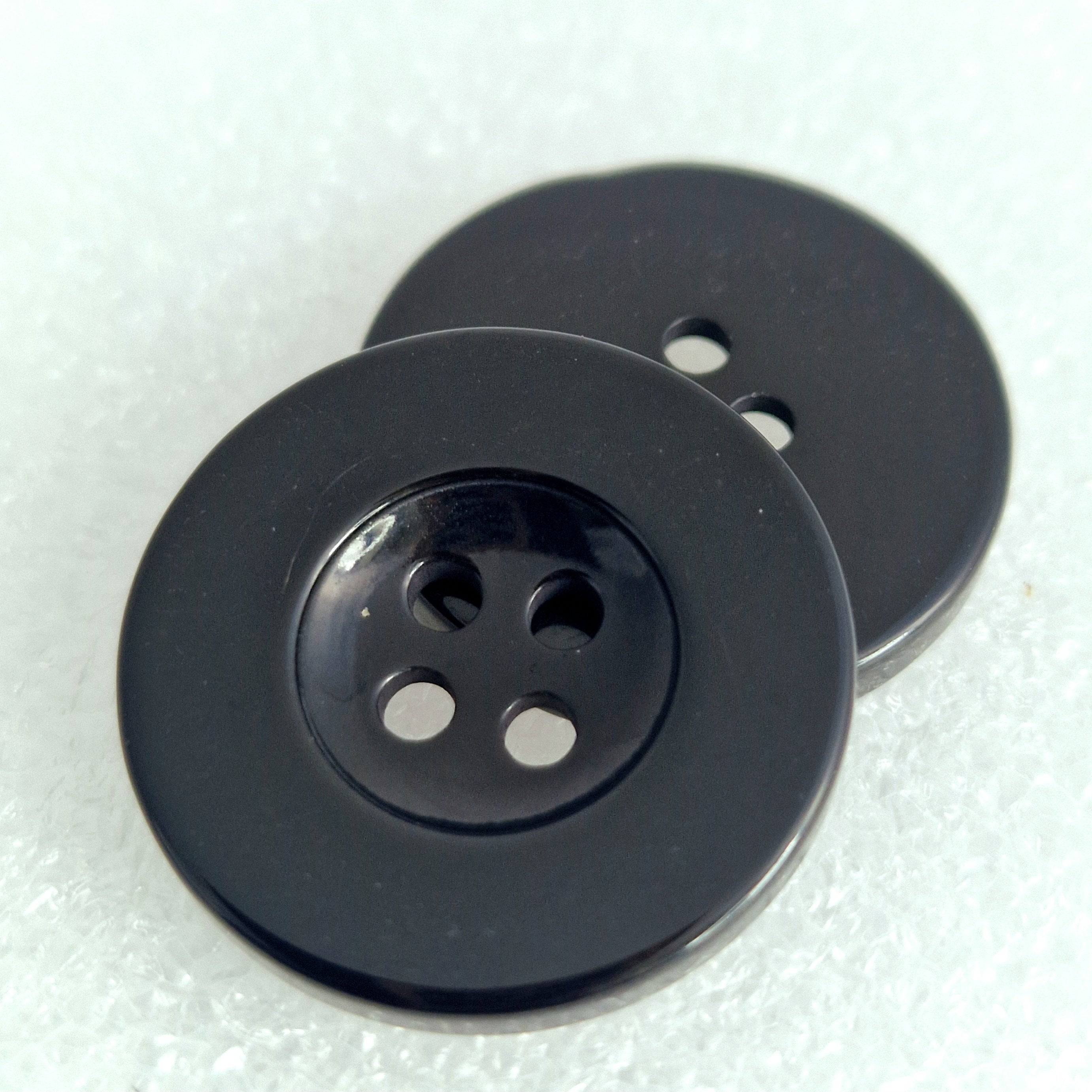 MajorCrafts 16pcs 25mm Black 4 Holes Round Resin Sewing Buttons