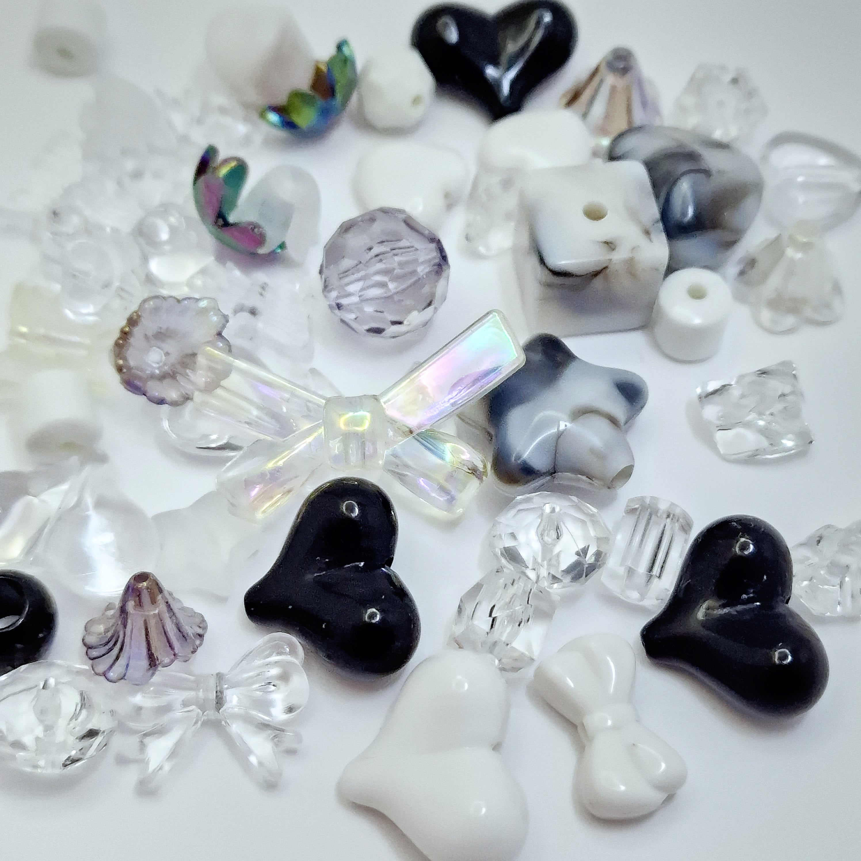 MajorCrafts 50g Black & White Theme Mixed Shapes & Sizes Acrylic Beads