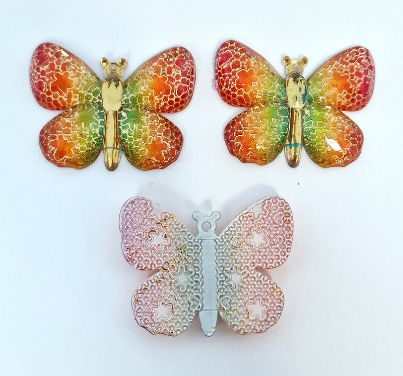 MajorCrafts 4pcs Red, Yellow, Green 25x32mm Flat Back Butterfly Resin Pendants