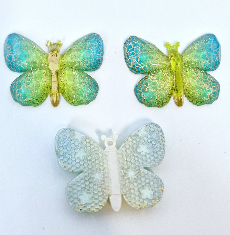 MajorCrafts 4pcs Blue and Green 25x32mm Flat Back Butterfly Resin Pendants