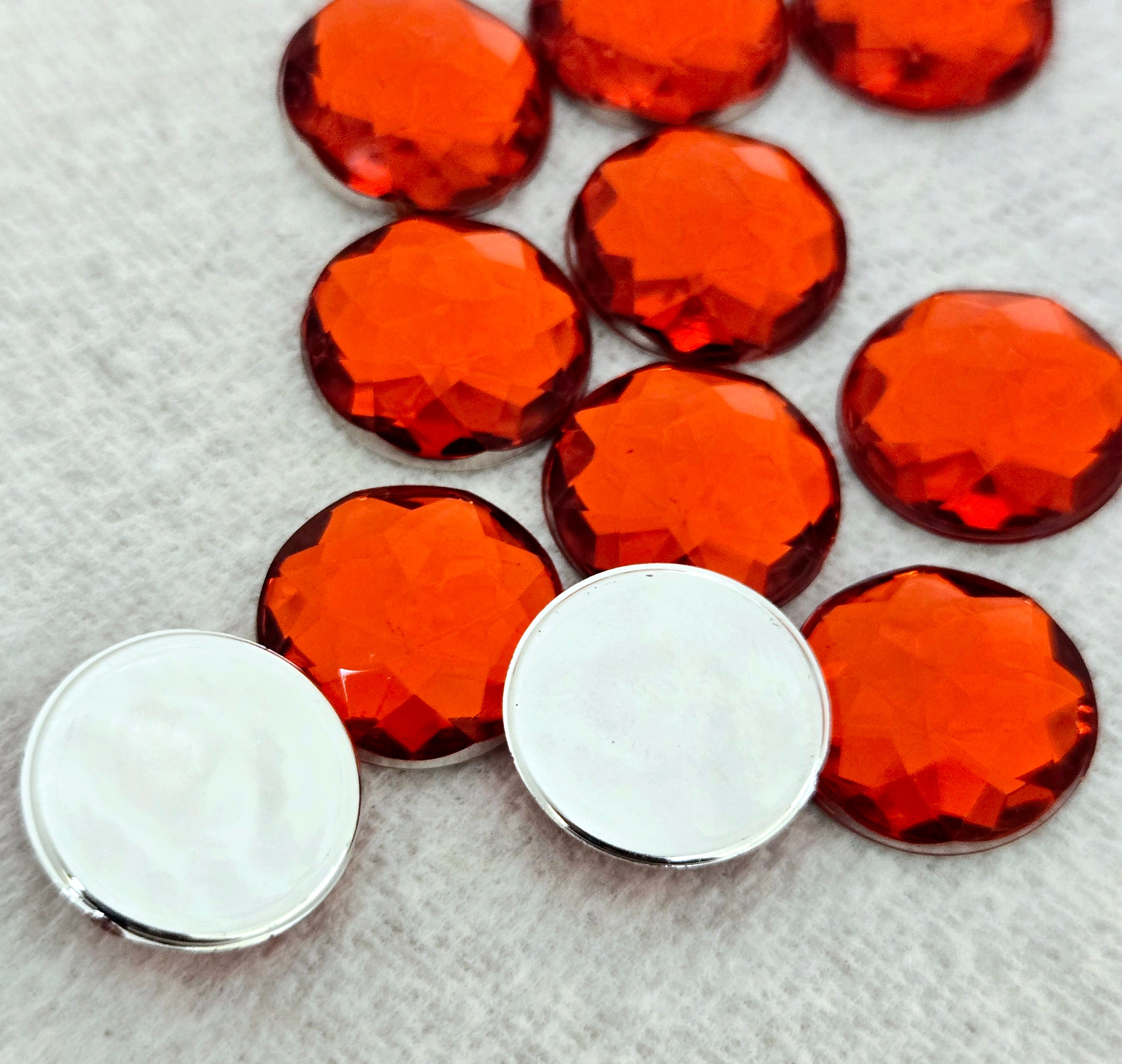 MajorCrafts 40pcs 18mm Light Red Star Facets Flat Back Round Acrylic Rhinestones