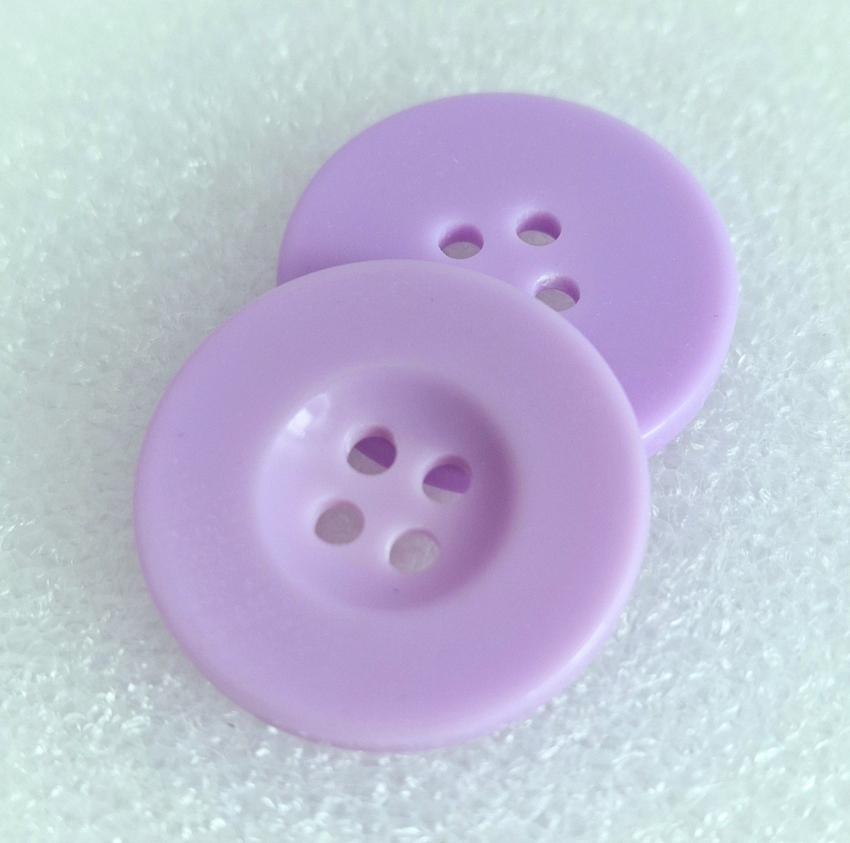 MajorCrafts 16pcs 25mm Lilac Purple 4 Holes Round Resin Sewing Buttons