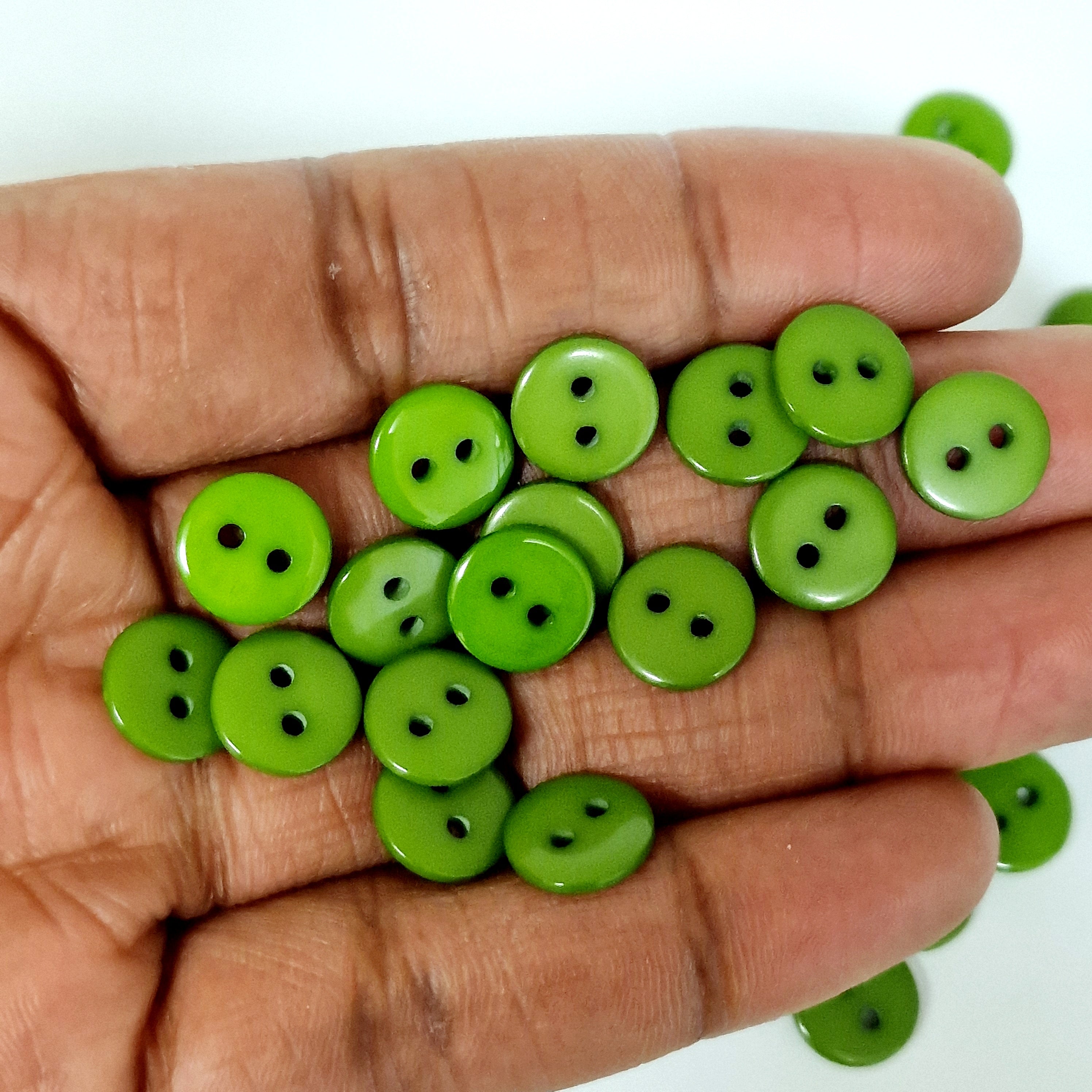 MajorCrafts 120pcs 10mm Olive Green Small 2 Holes Round Resin Sewing Buttons