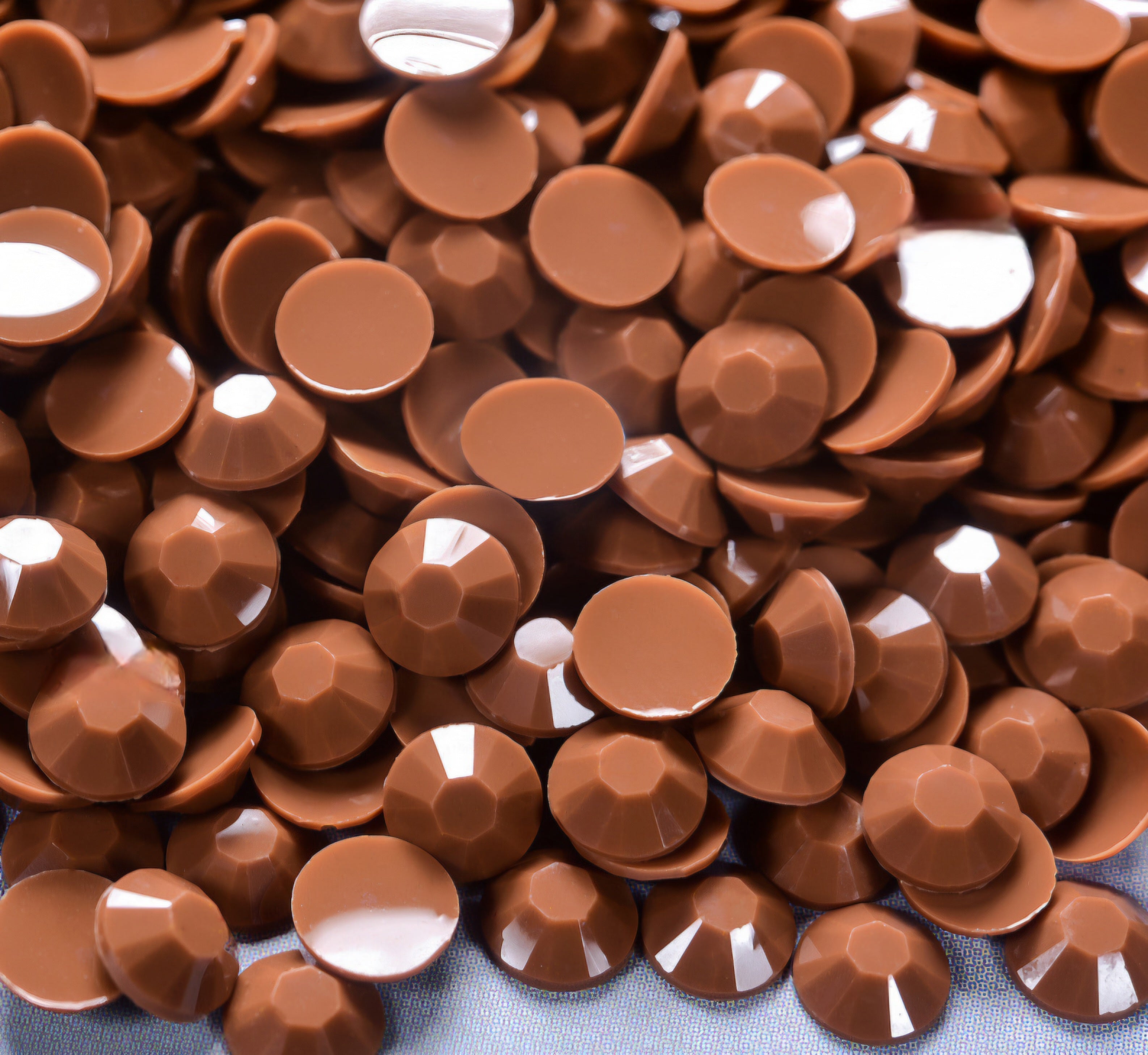 MajorCrafts Solid Caramel Brown Flat Back Round 14 Facets Resin Rhinestones