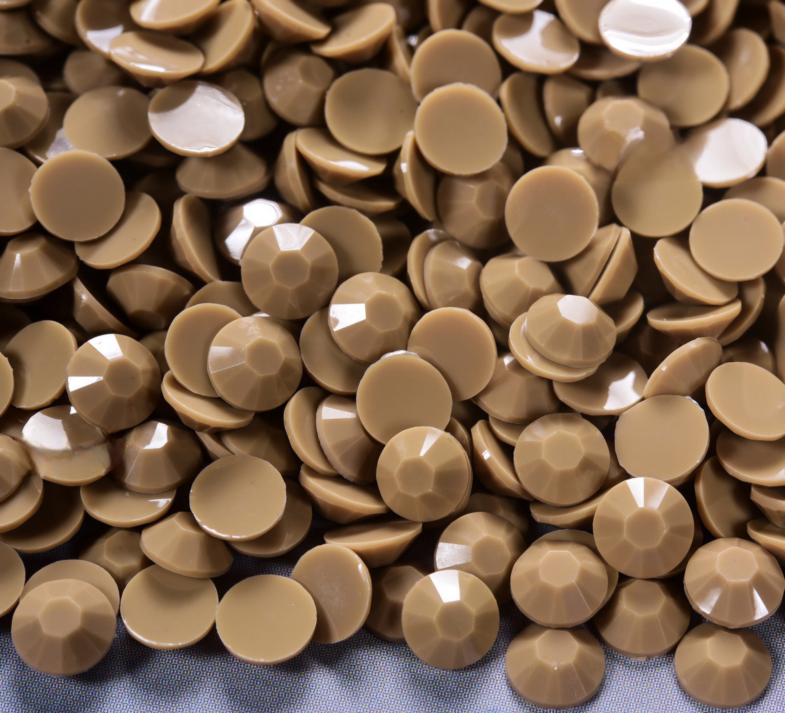 MajorCrafts Solid Light Brown Flat Back Round 14 Facets Resin Rhinestones