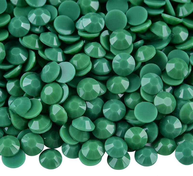 MajorCrafts Solid Emerald Green Flat Back Round 14 Facets Resin Rhinestones