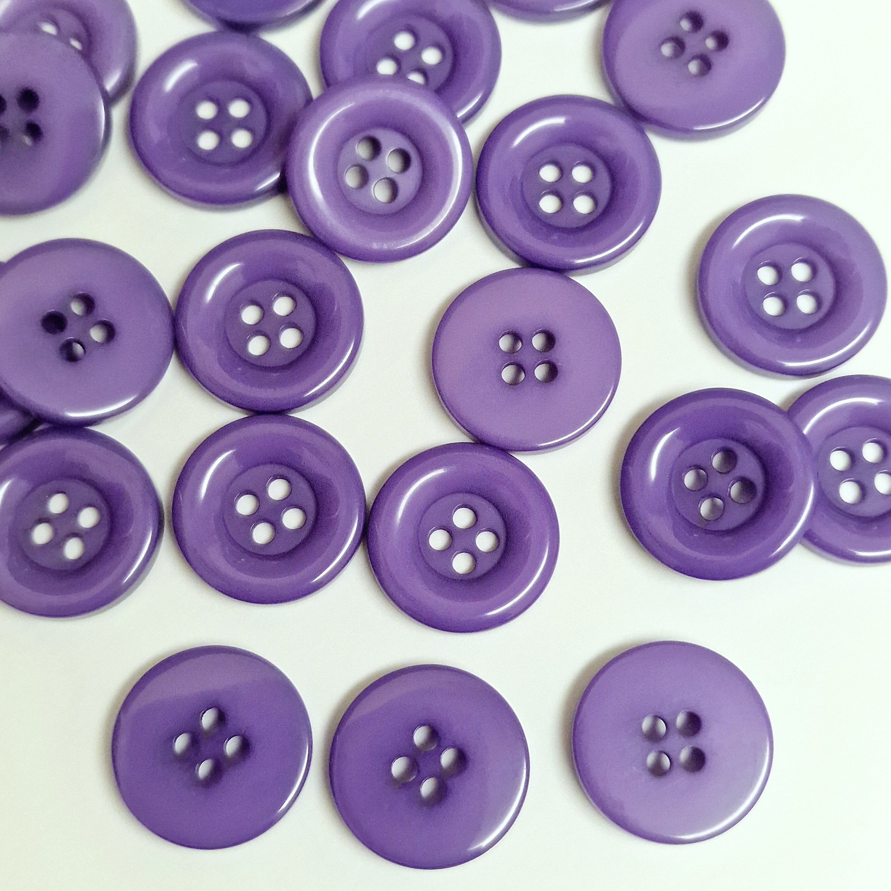 MajorCrafts 48pcs 15mm Purple 4 Holes Thick Edge Round Resin Sewing Buttons