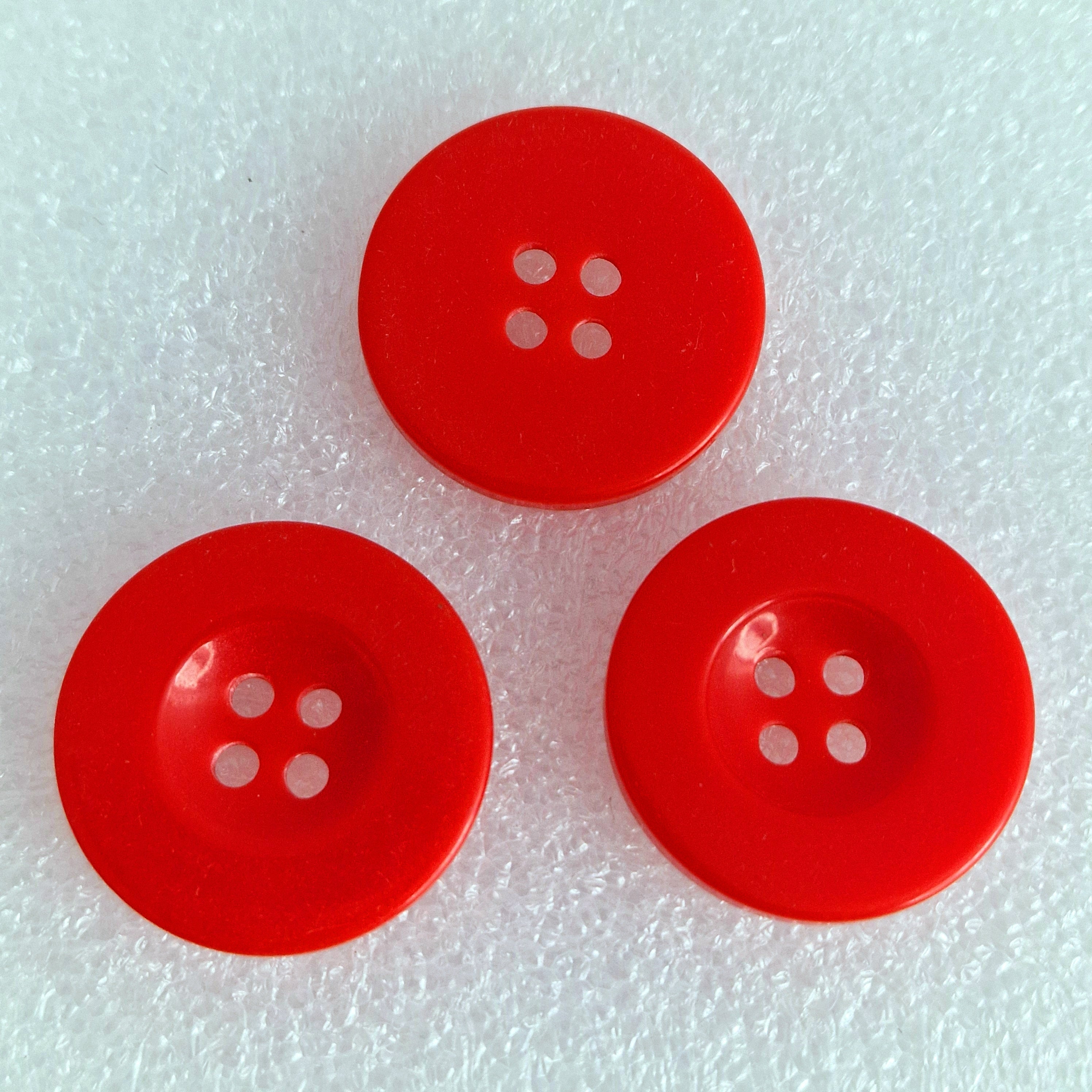 MajorCrafts 16pcs 25mm Red 4 Holes Round Resin Sewing Buttons
