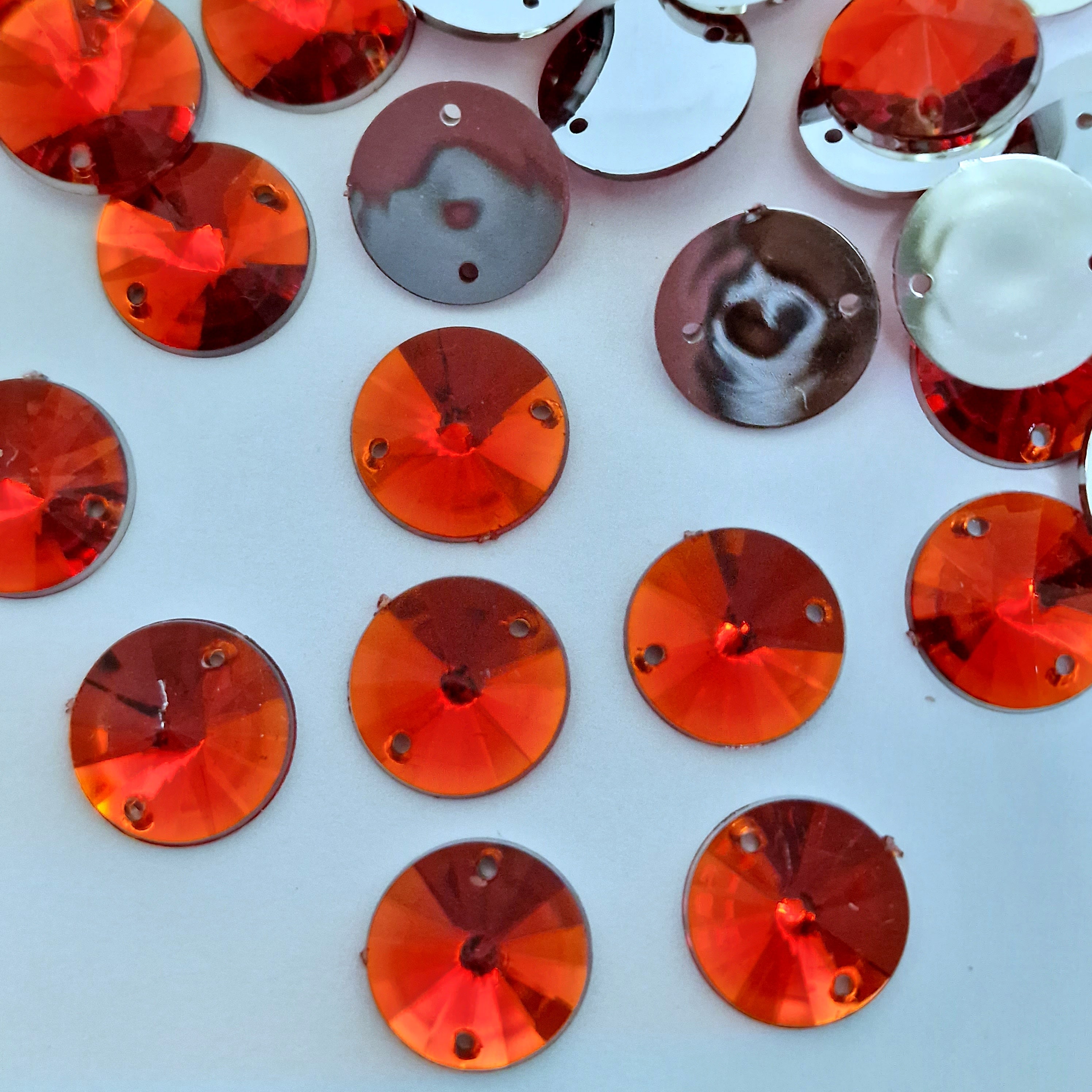 MajorCrafts 80pcs 12mm Red Round Acrylic Pointed Sewing Rhinestones