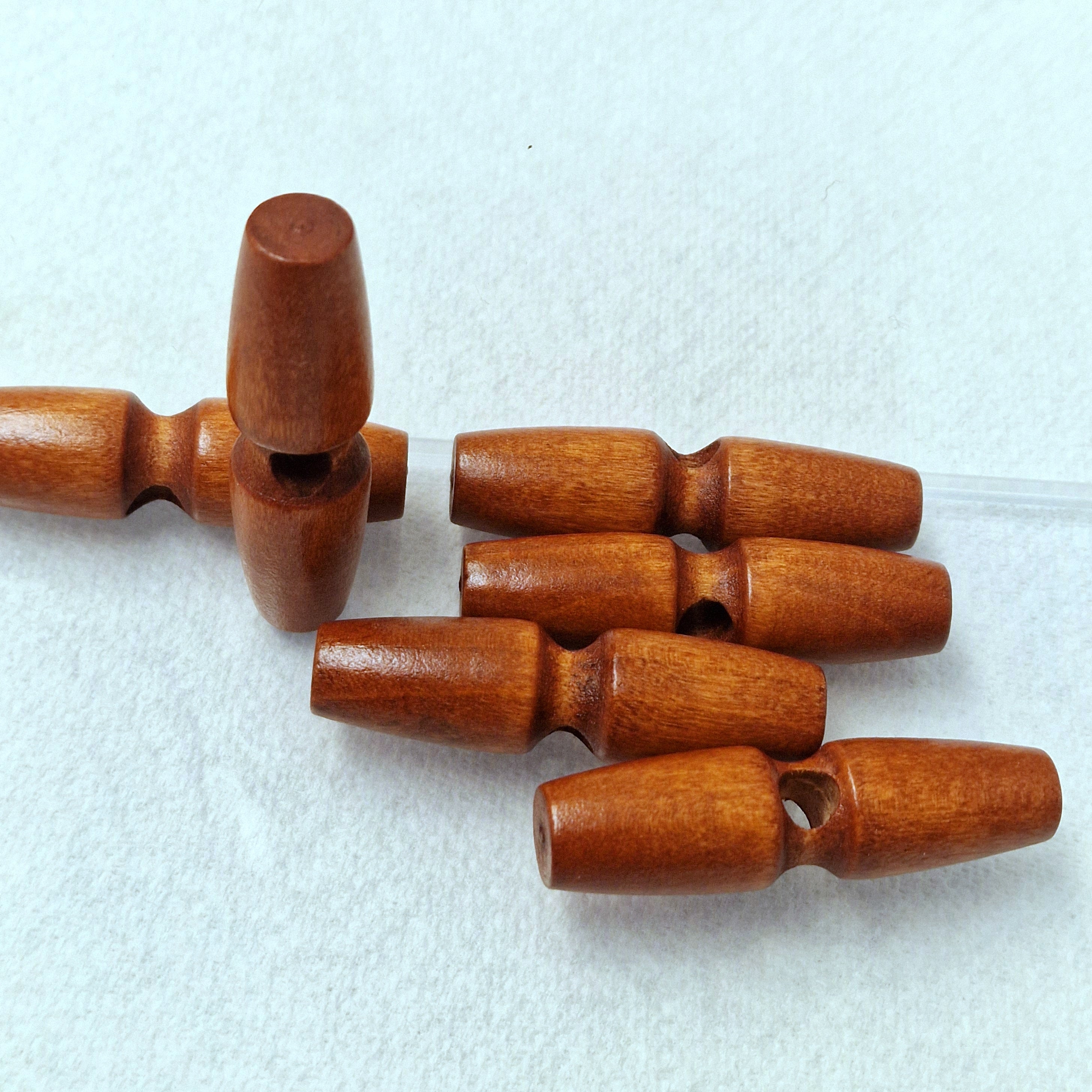 MajorCrafts 8pcs 55mm Redwood Brown 1 Hole Barrel Shape Large Sewing Toggle Wooden Buttons