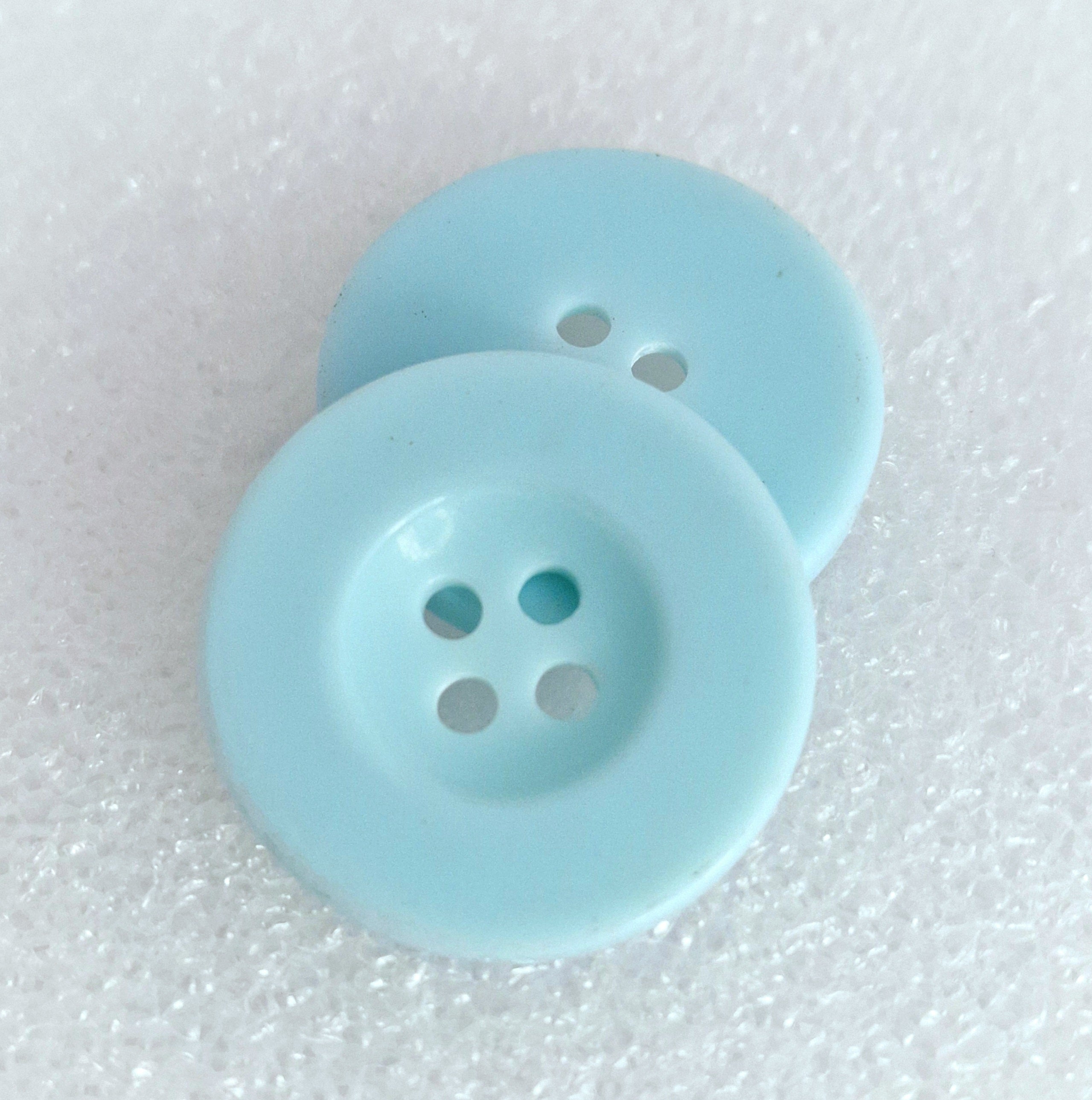 MajorCrafts 16pcs 25mm Sky Blue 4 Holes Round Resin Sewing Buttons