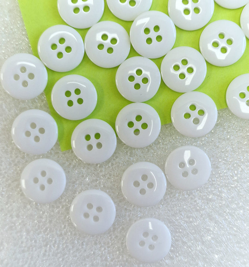 MajorCrafts 80pcs 12.5mm Whiter 4 Holes Round Resin Sewing Buttons - Flat Edge
