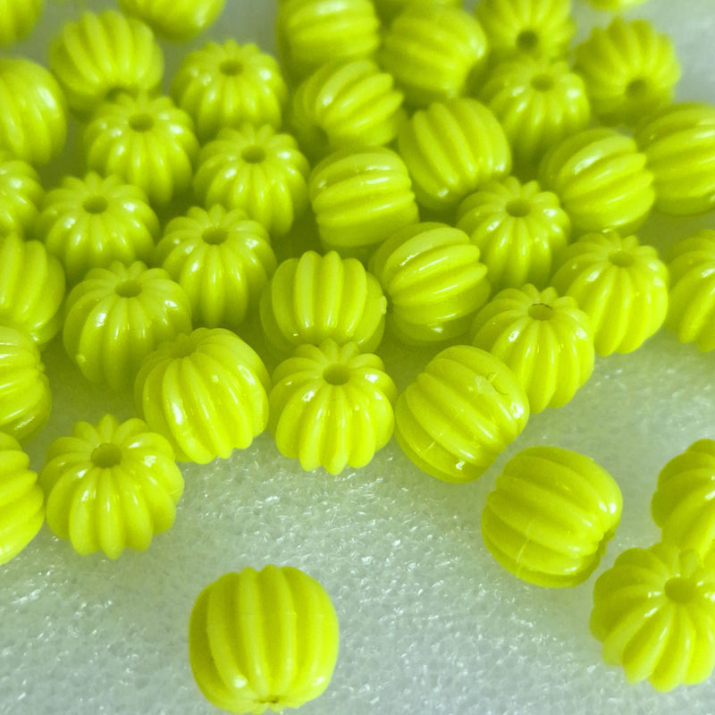 MajorCrafts 48pcs 10mm Yellow Green Round Pumpkin Resin Beads
