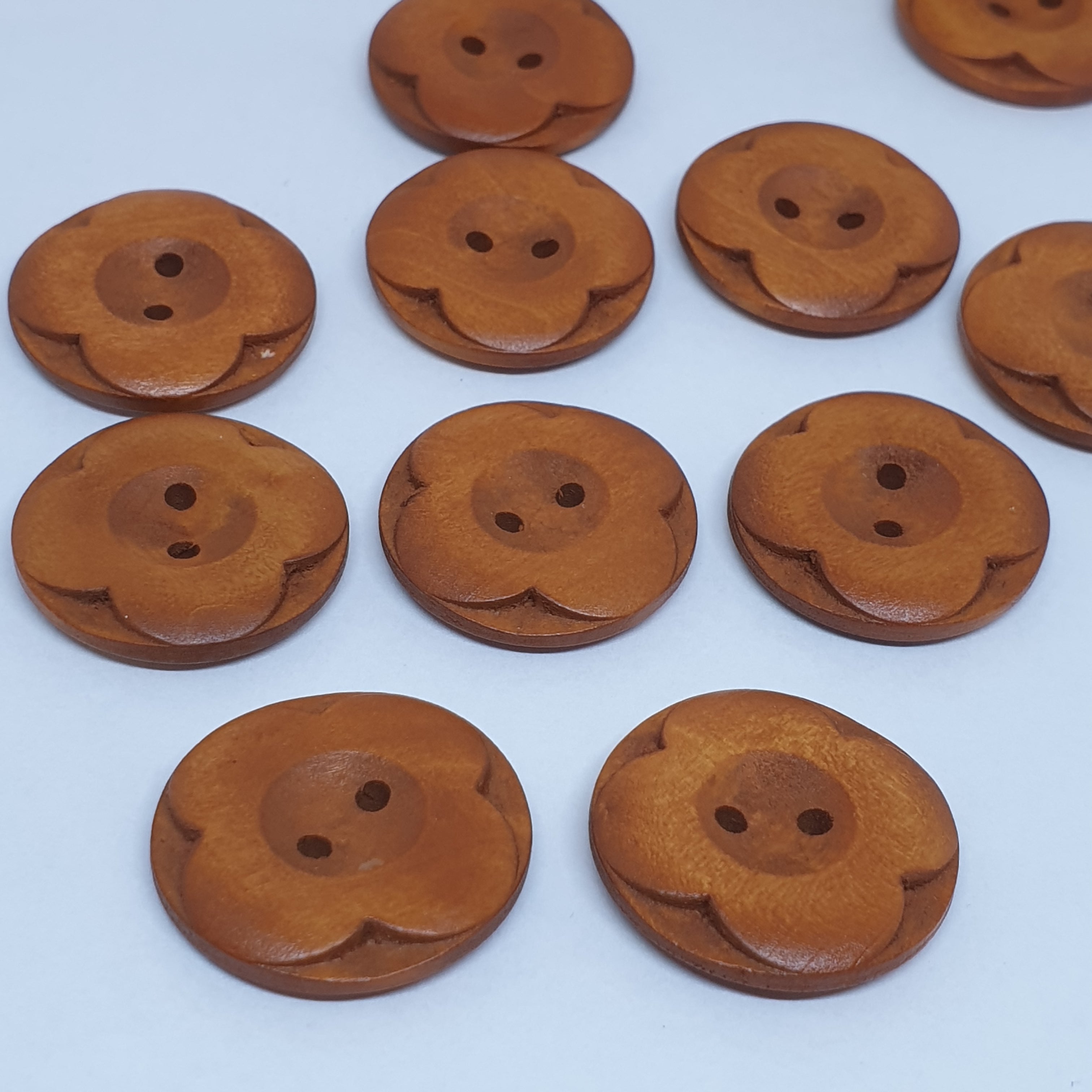 MajorCrafts 12pcs 25mm Clay Brown Carved Flower 2 Holes Round Wooden Sewing Buttons