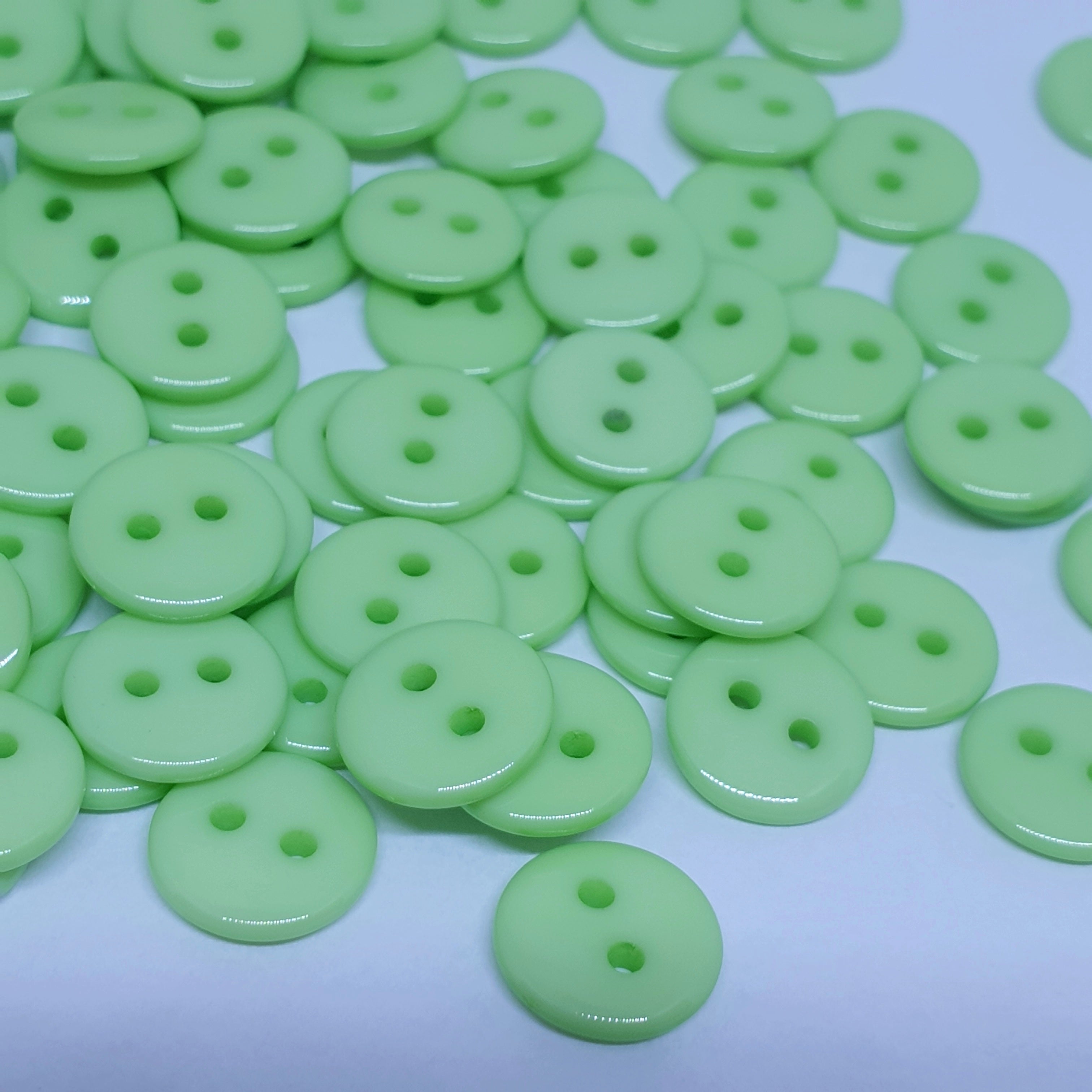MajorCrafts 120pcs 10mm Mint Green 2 Holes Small Round Resin Sewing Buttons B15