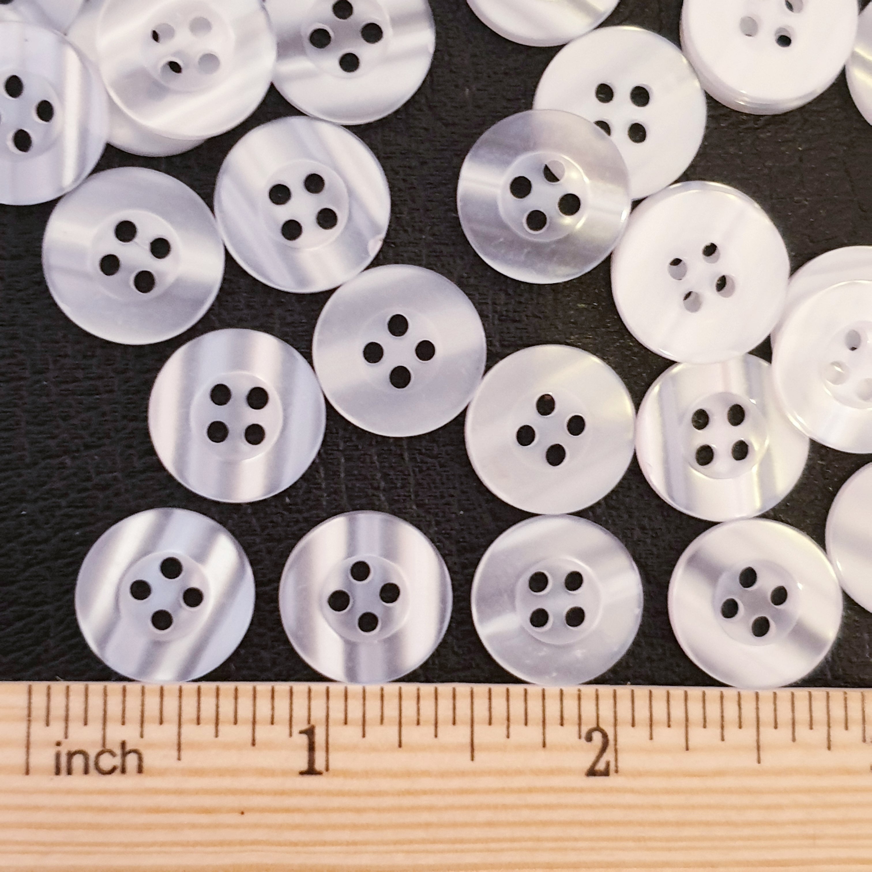 MajorCrafts 50pcs 15mm Clear White Pearlescent 4 Holes Round Resin Sewing Buttons