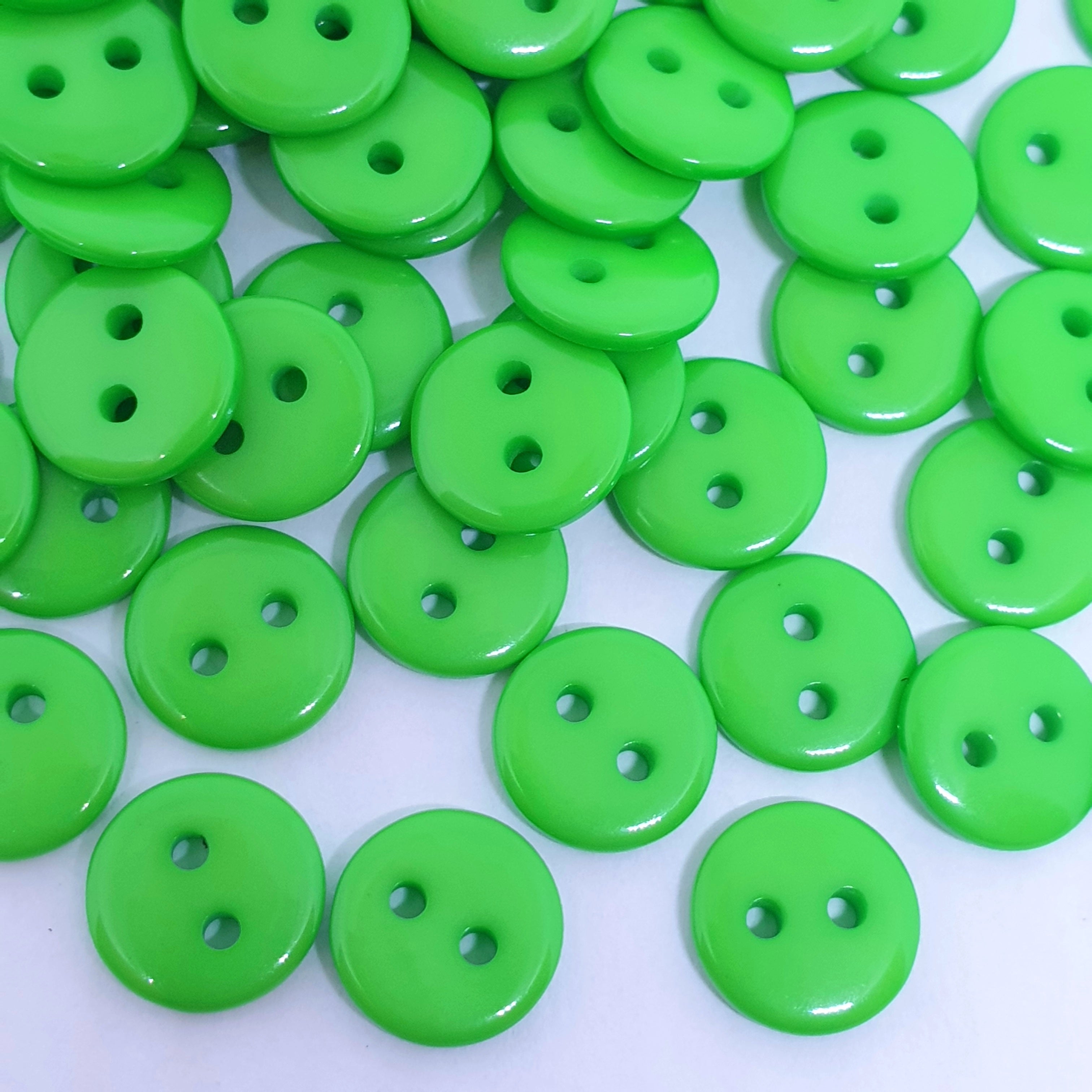 MajorCrafts 120pcs 10mm Bright Green 2 Holes Small Round Resin Sewing Buttons B16