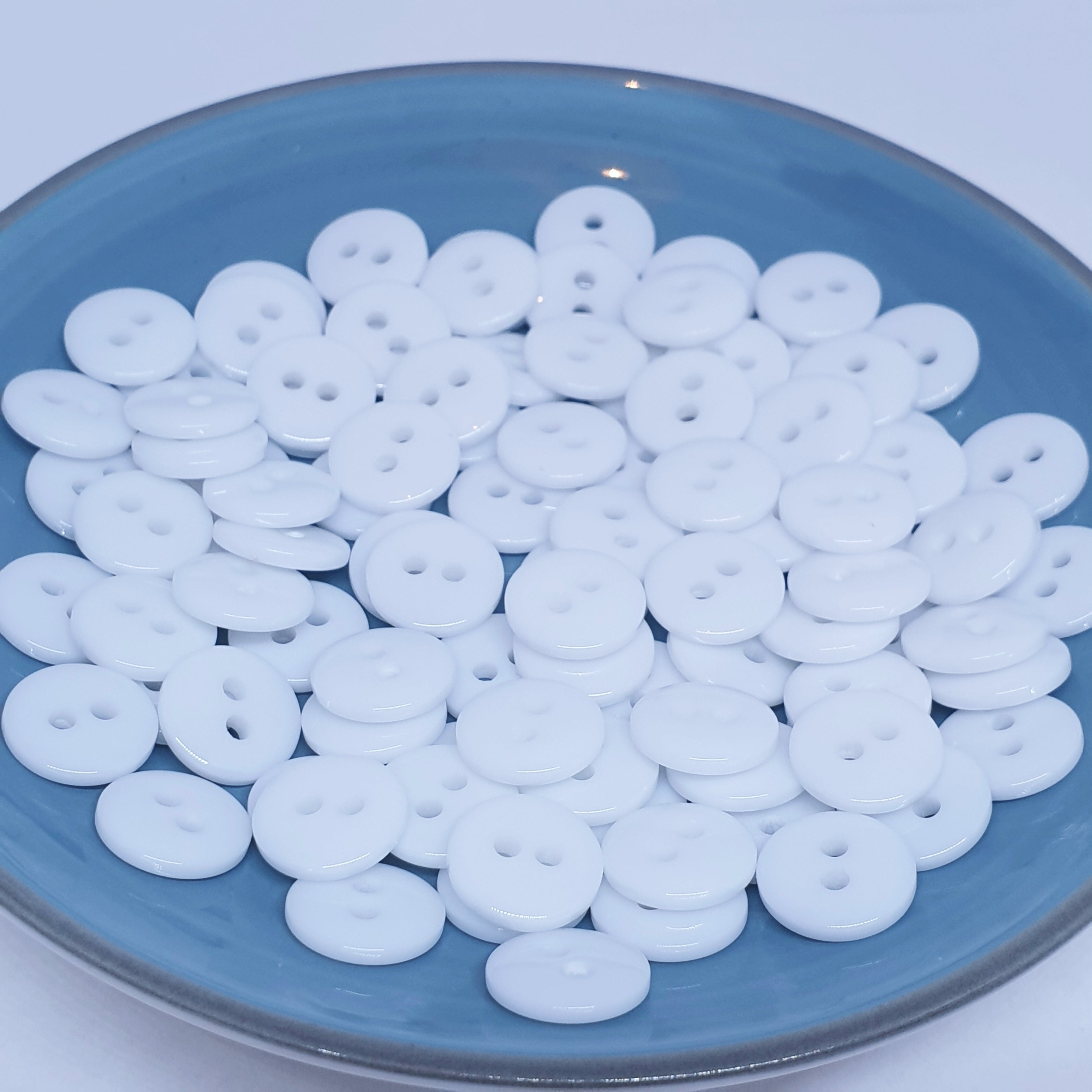 MajorCrafts 120pcs 10mm White 2 Holes Small Round Resin Sewing Buttons