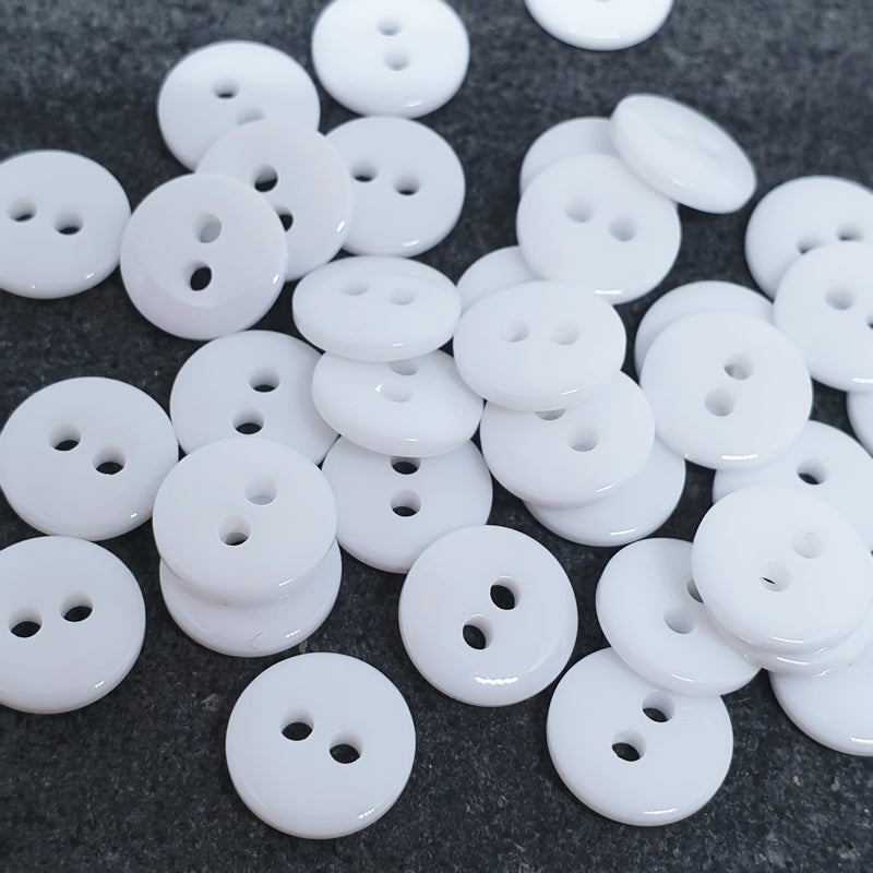 MajorCrafts 100pcs 11.5mm White 2 Holes Small Round Resin Sewing Buttons