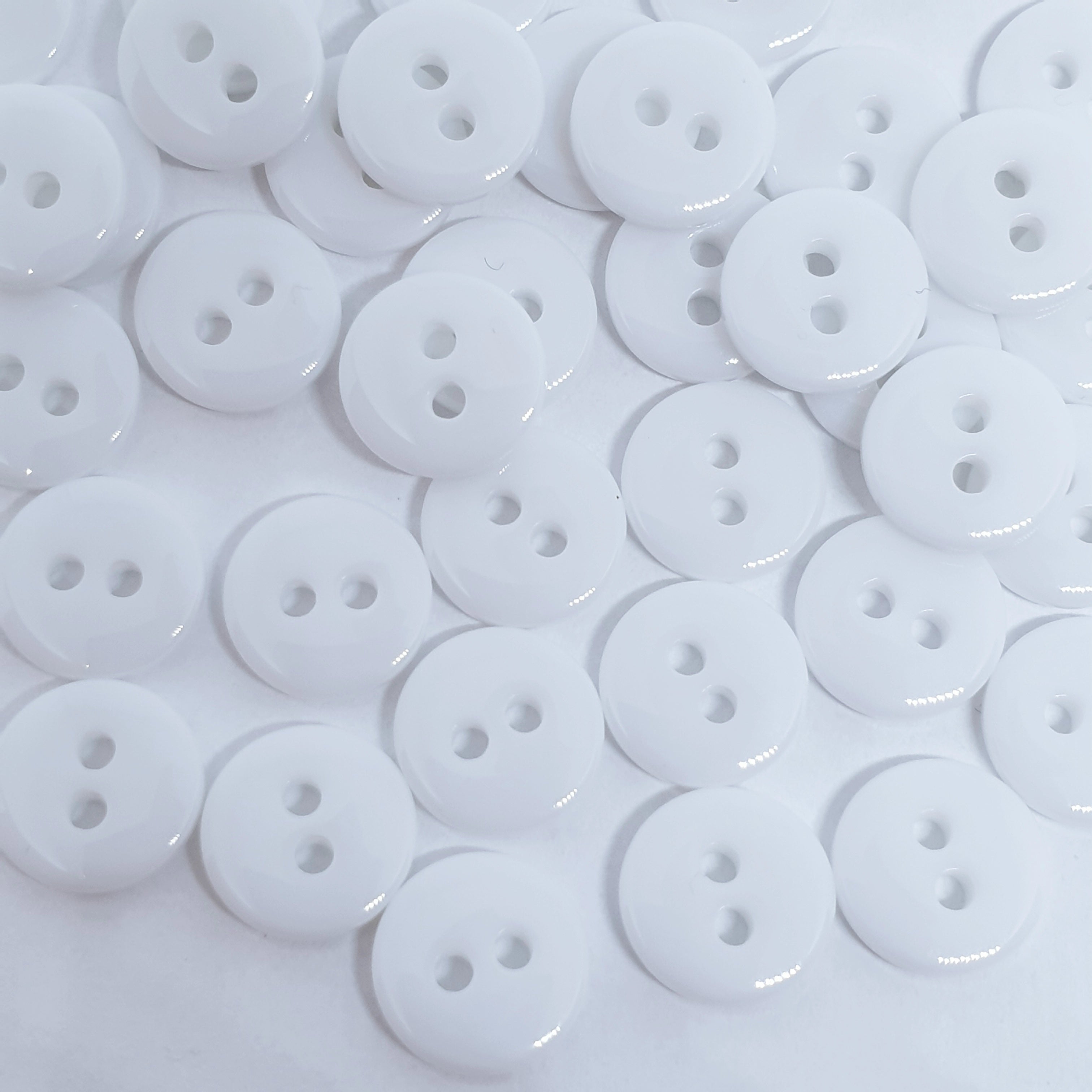 MajorCrafts 120pcs 10mm White 2 Holes Small Round Resin Sewing Buttons
