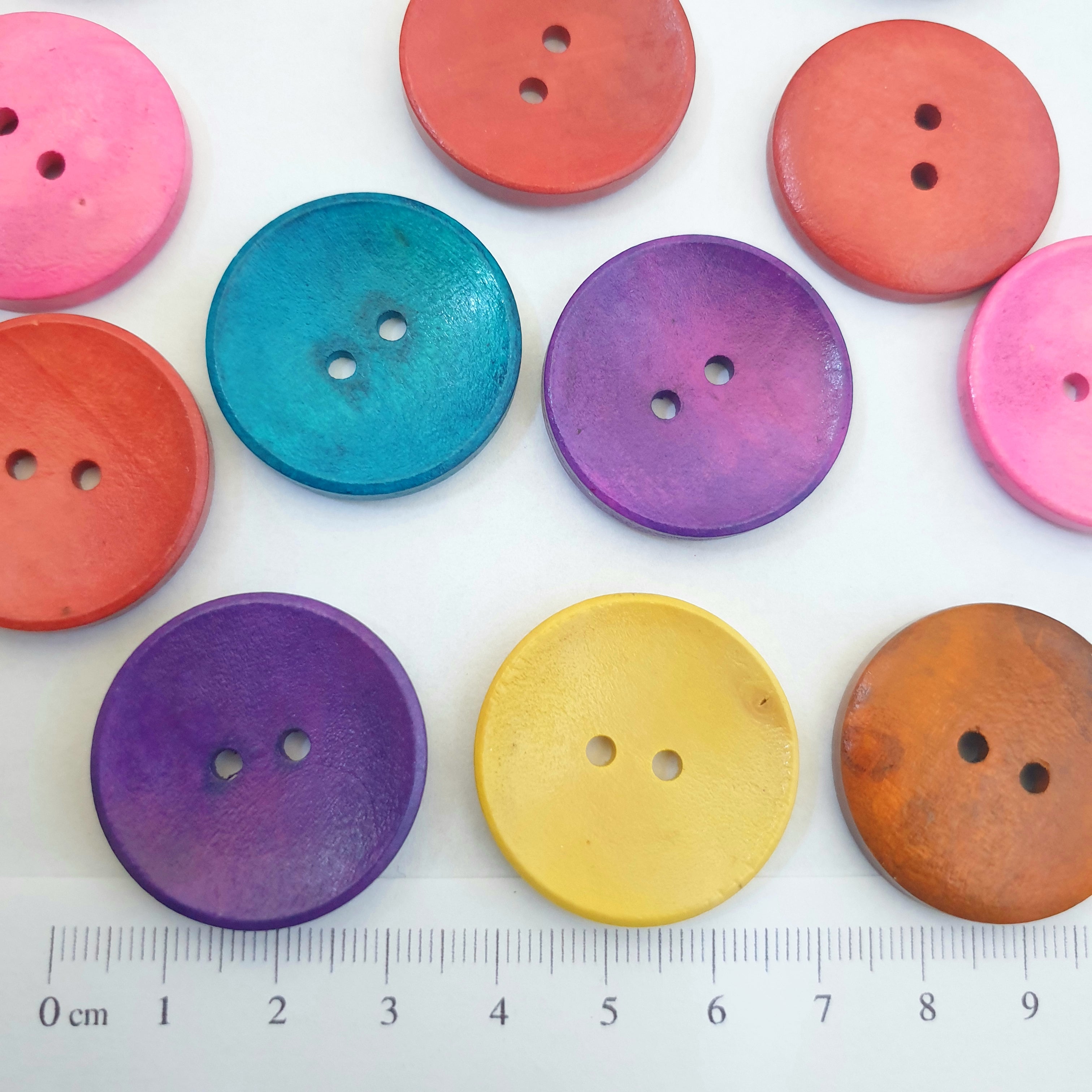 MajorCrafts 16pcs 30mm Mixed Colours 2 Holes Round Large Wood Sewing Buttons