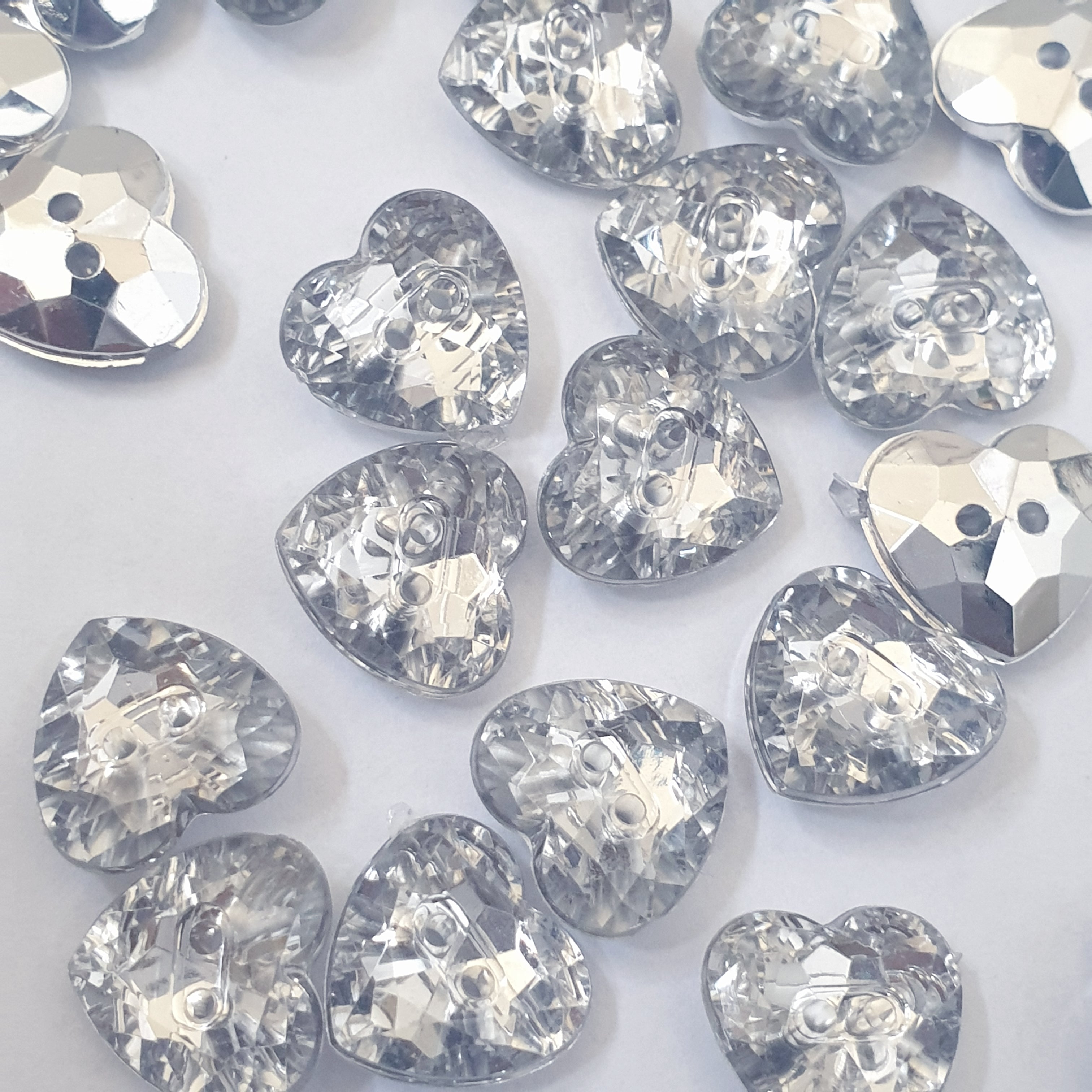 MajorCrafts 44pcs 13mm Crystal Clear 2 Holes Heart Small Acrylic Sewing Buttons