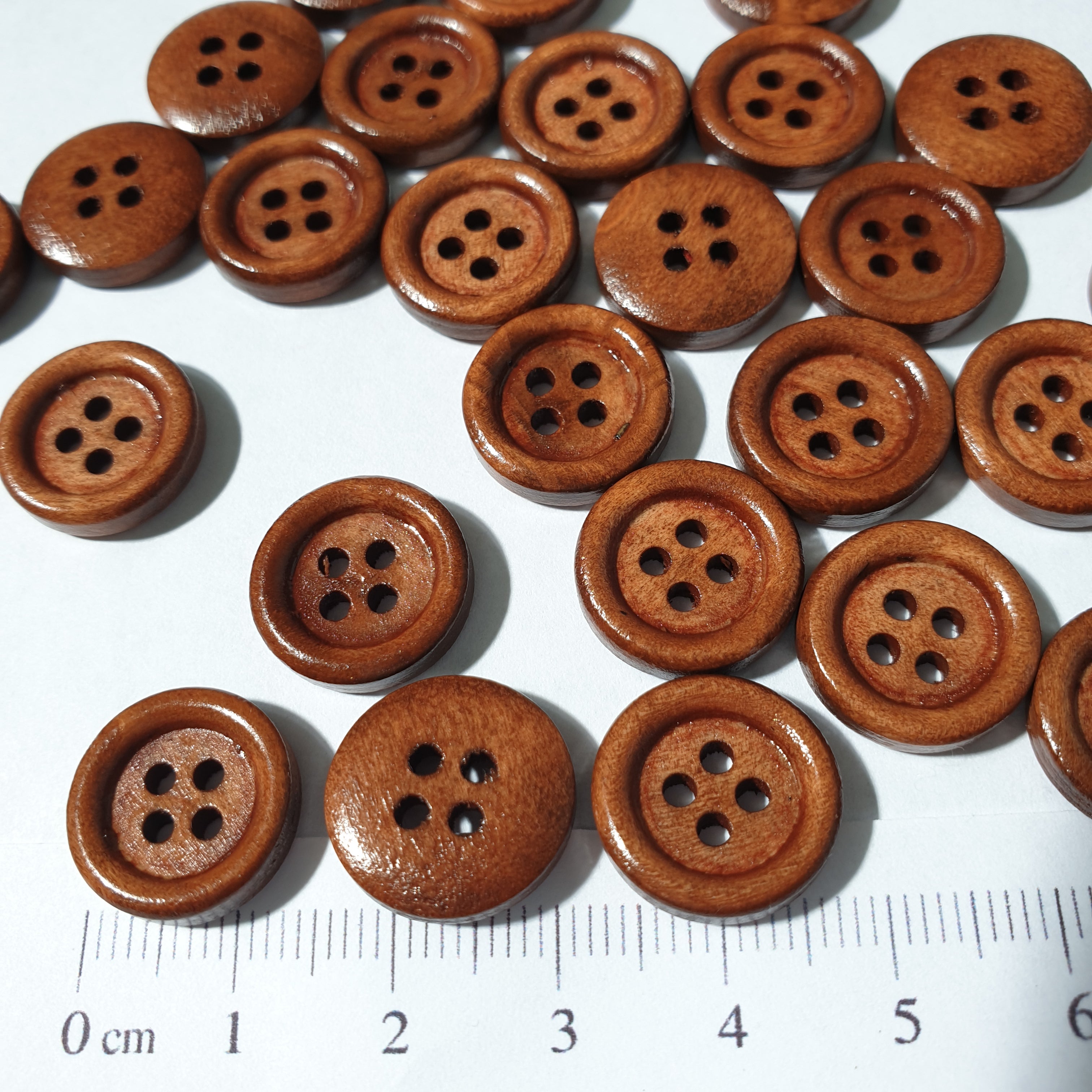MajorCrafts 44pcs 15mm Walnut Brown Round 4 Holes Wooden Sewing Buttons