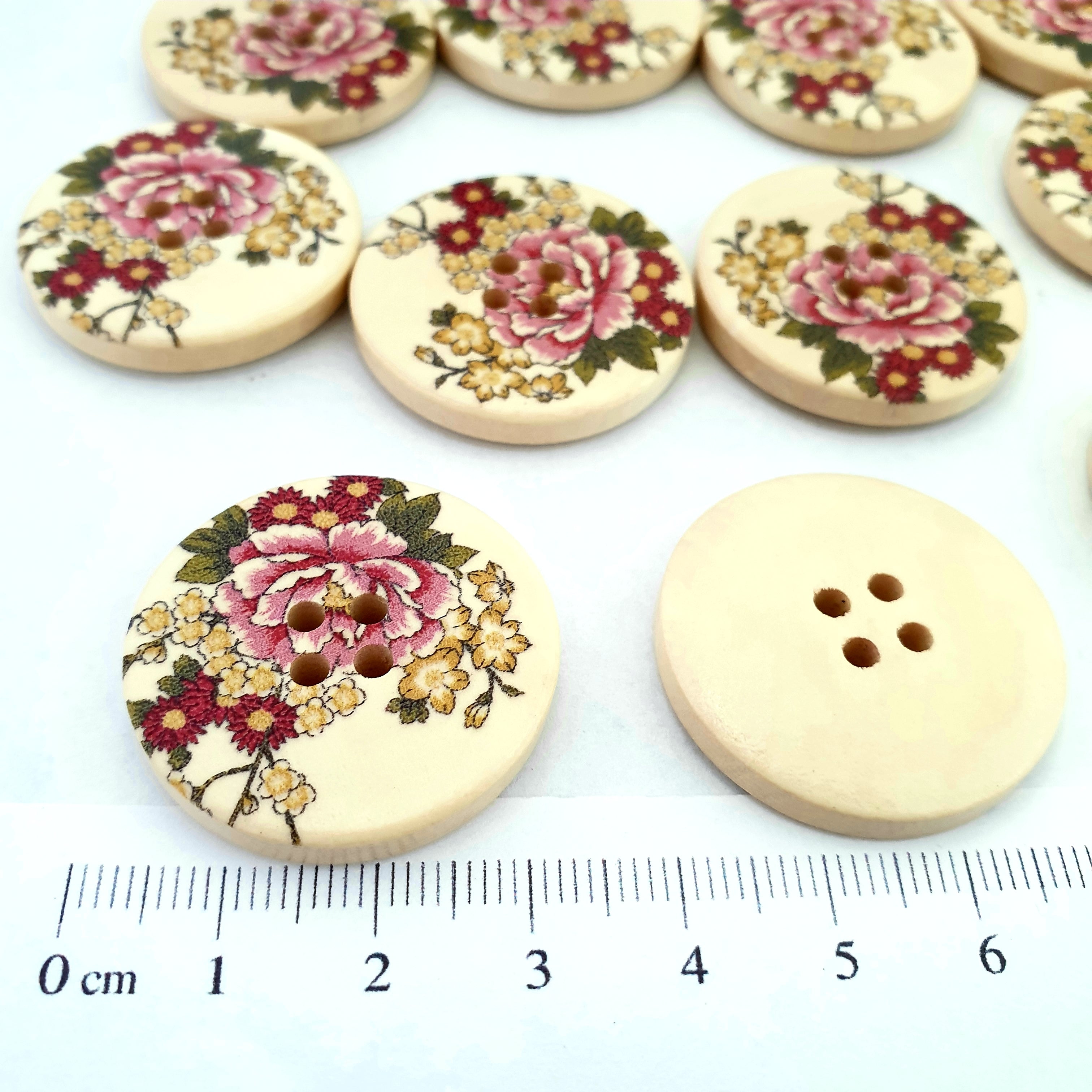 MajorCrafts 16pcs 30mm Red Yellow Carnation Flower Pattern 4 Holes Large Wooden Sewing Buttons